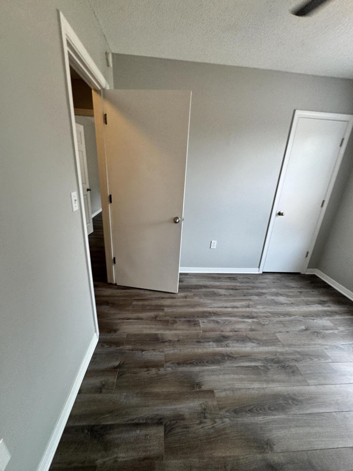 SHOAL TERRACE ESTATES - Residential Lease