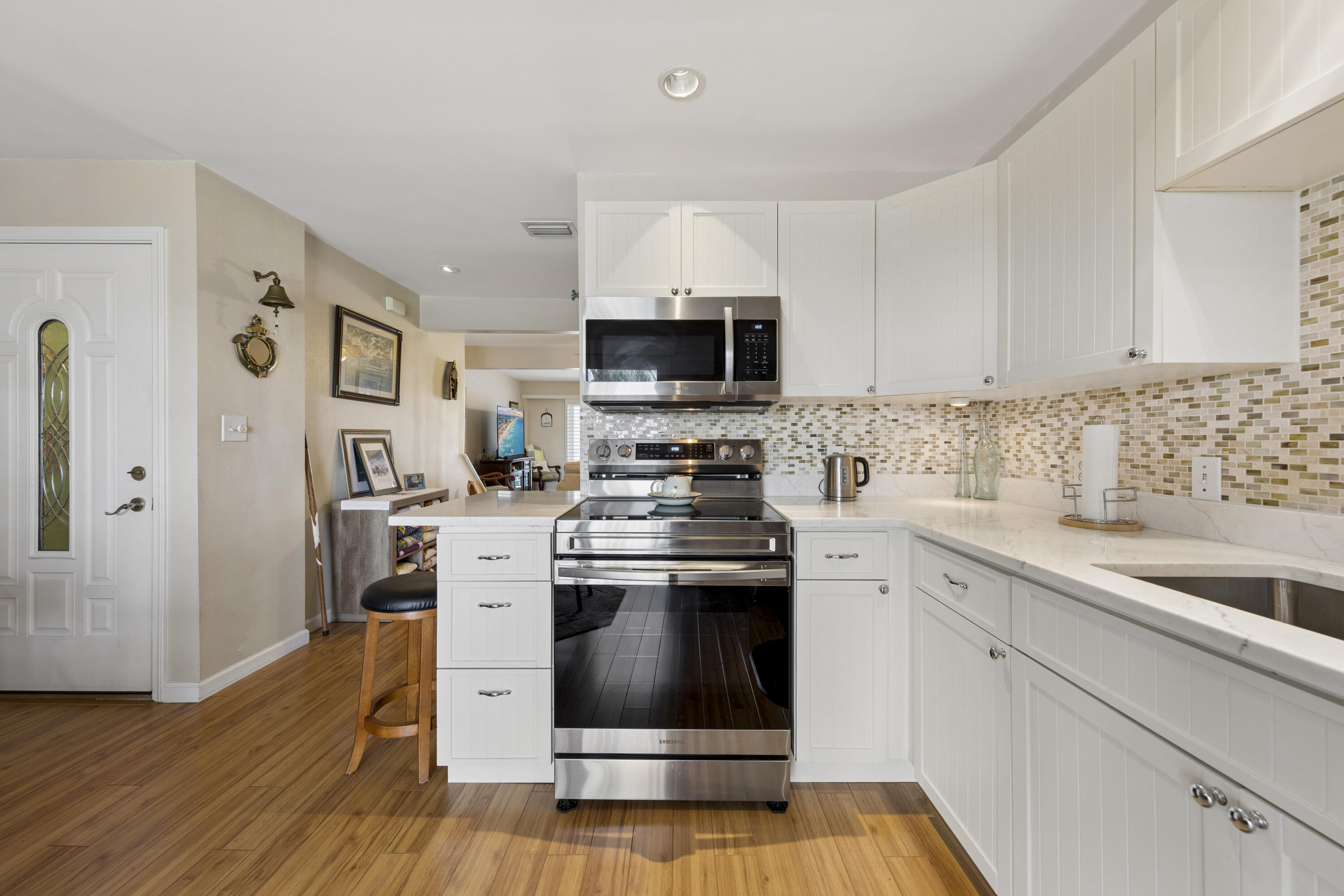 8522 Gulf Boulevard APT 11