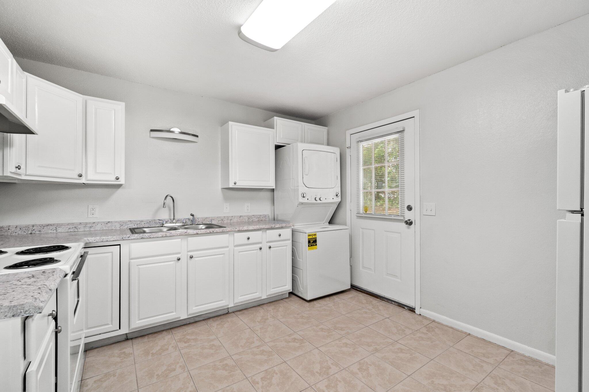 LIVE OAK - Residential Lease