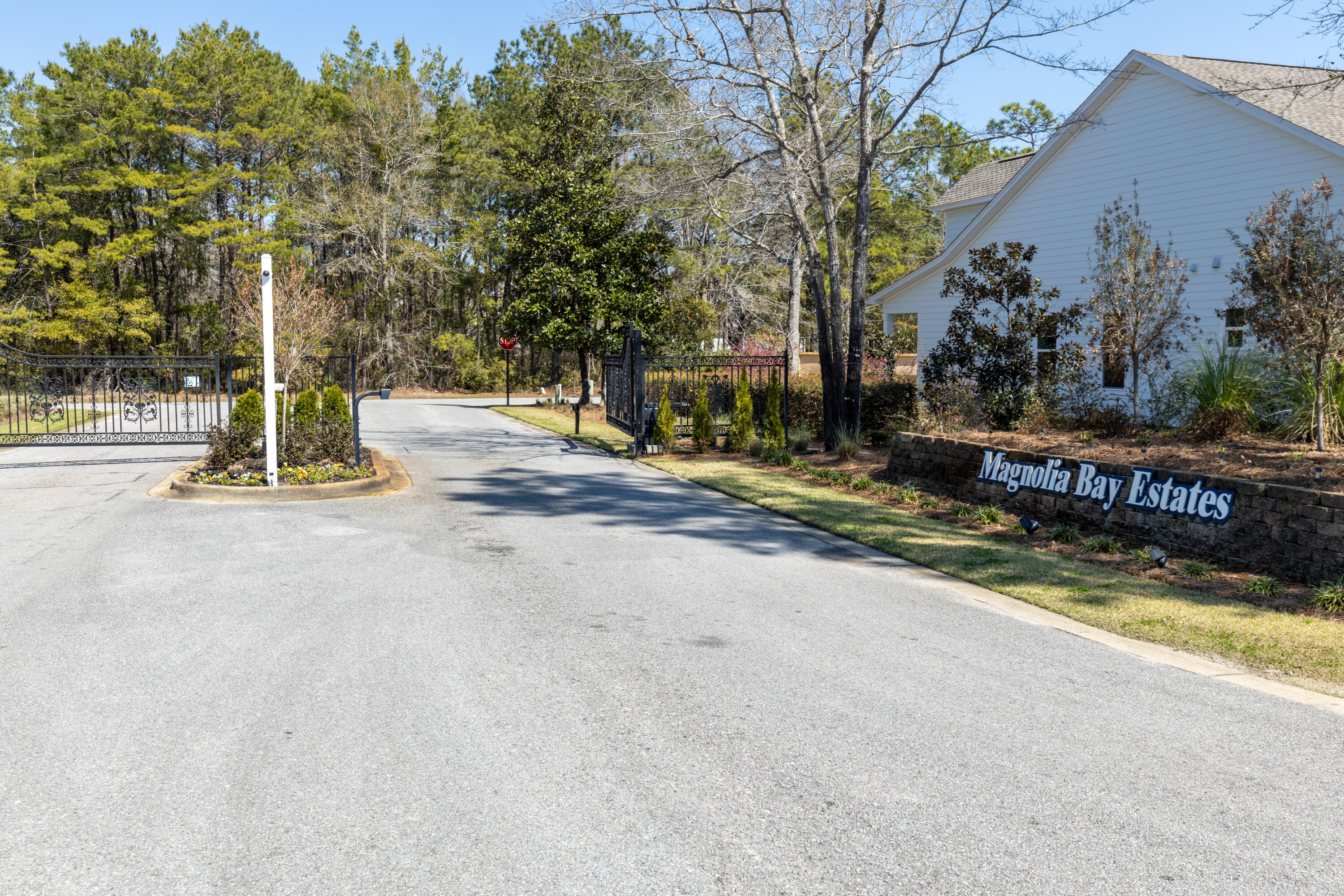 MAGNOLIA BAY ESTATES - Land