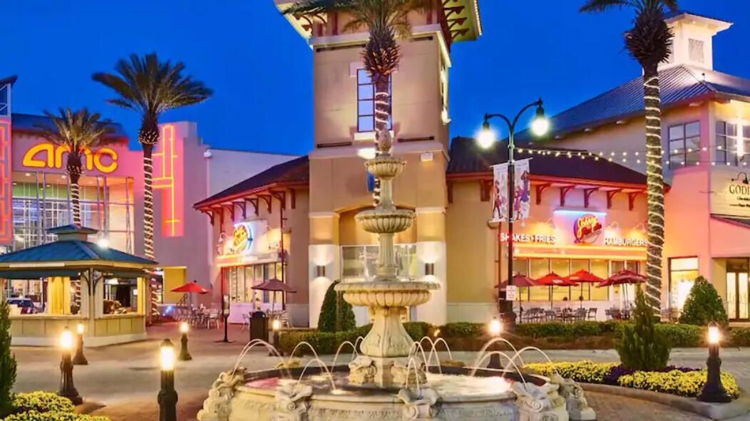 EMERALD WATERS VILLAGE - Residential