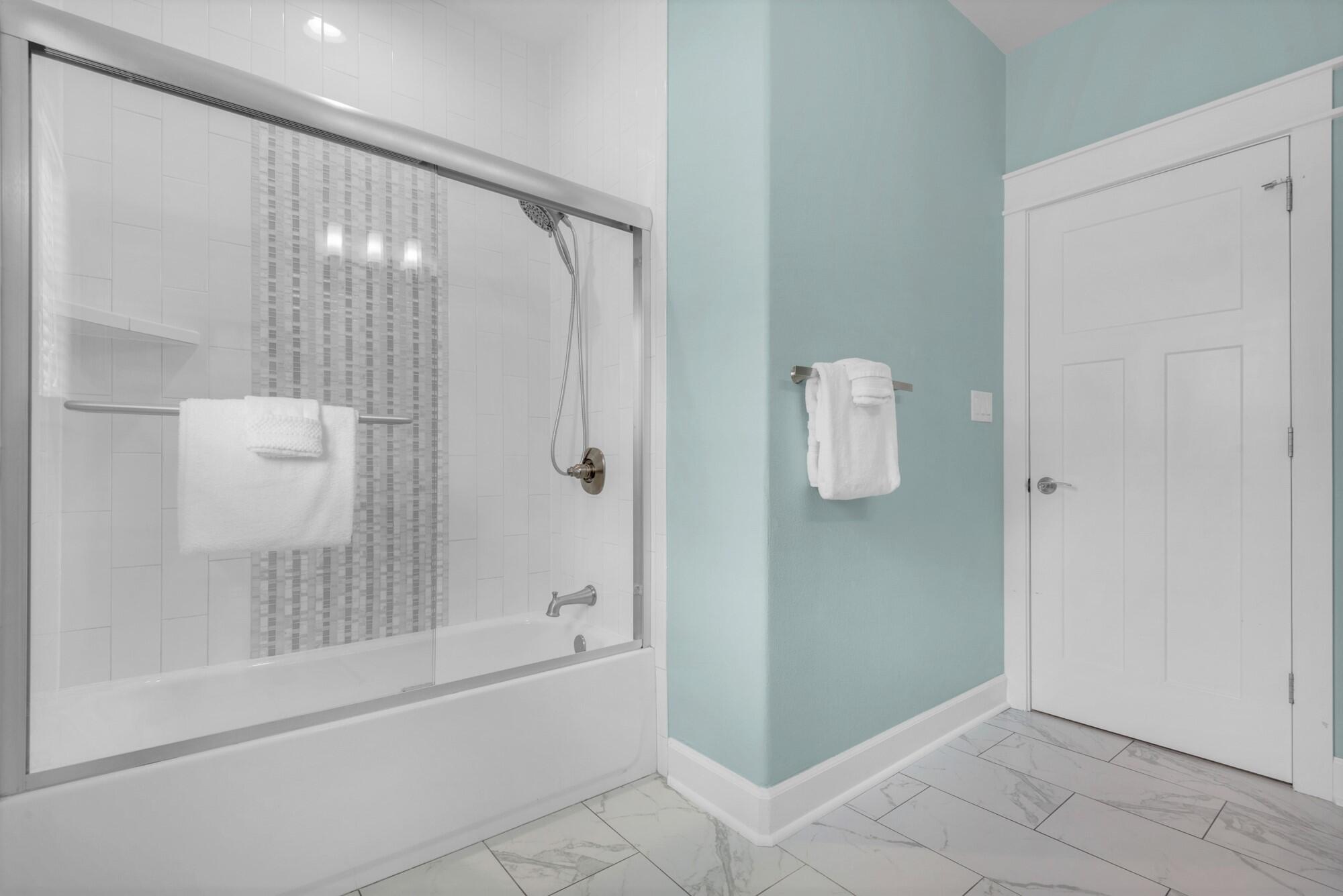 EMERALD WATERS VILLAGE - Residential