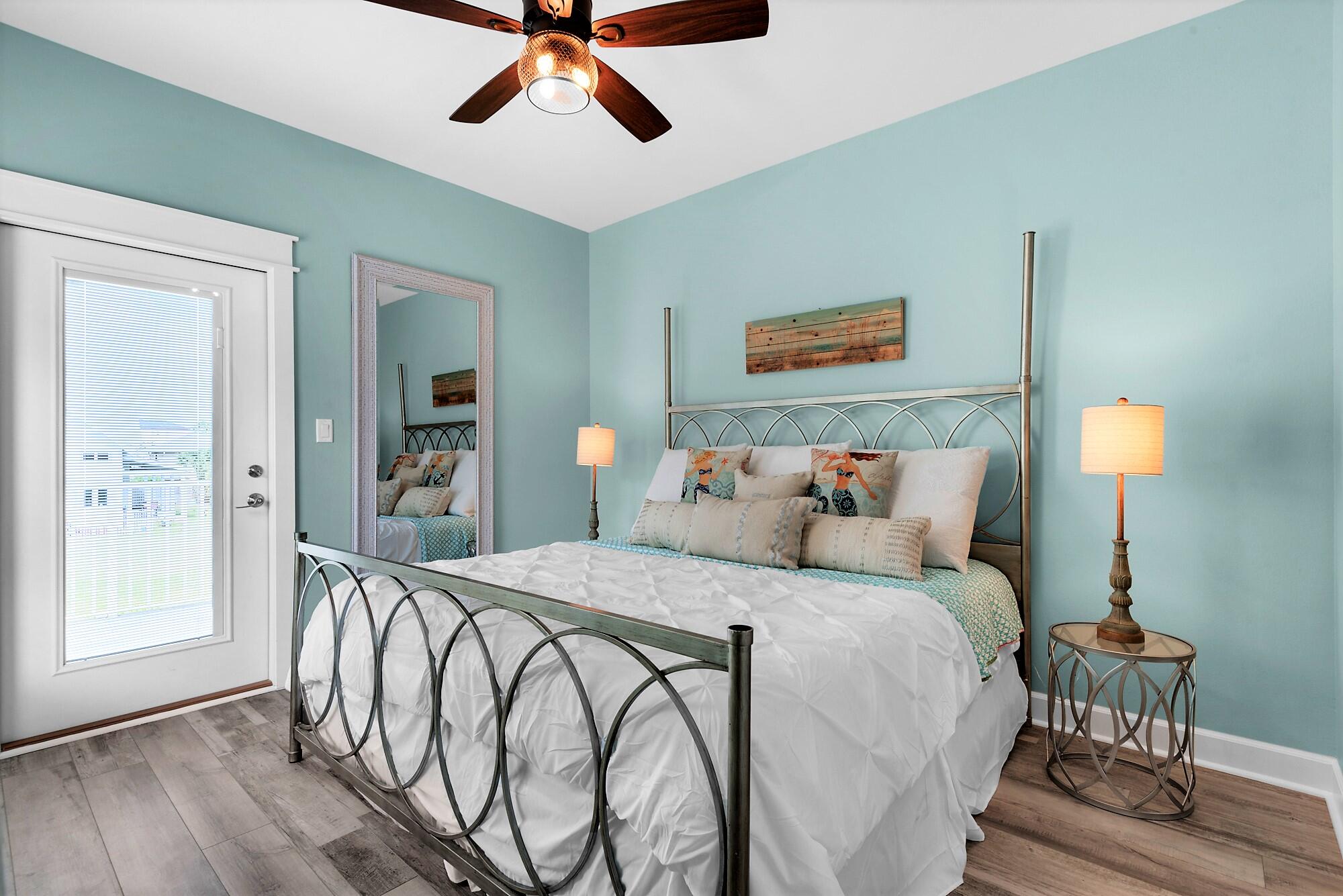 EMERALD WATERS VILLAGE - Residential