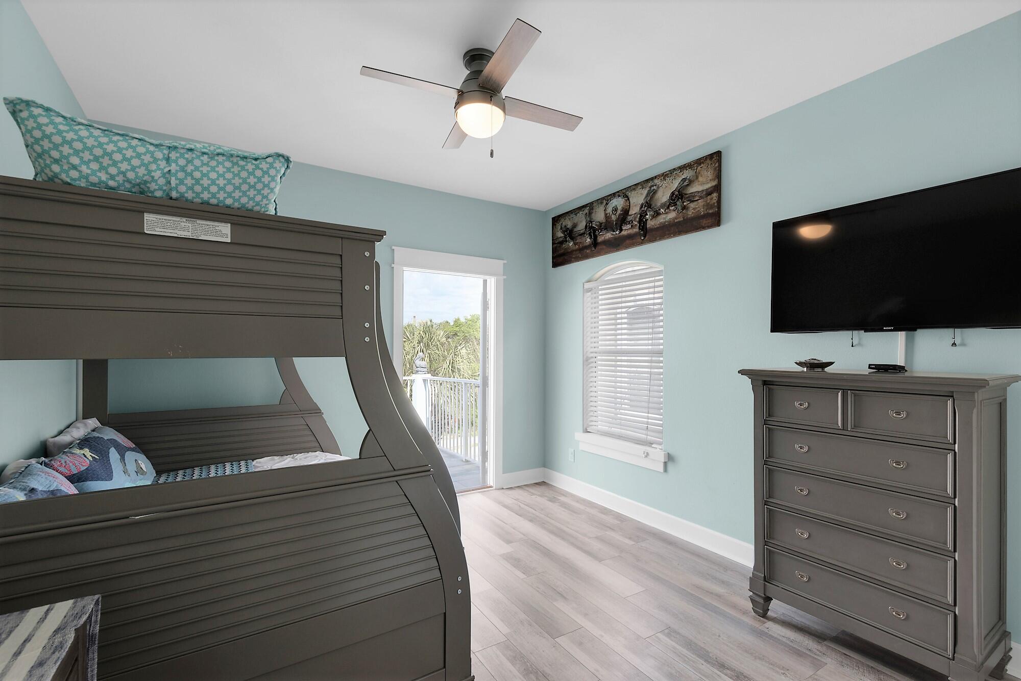 EMERALD WATERS VILLAGE - Residential