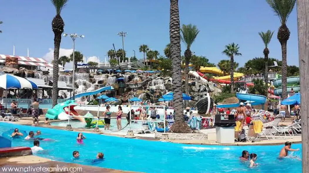 EMERALD WATERS VILLAGE - Residential