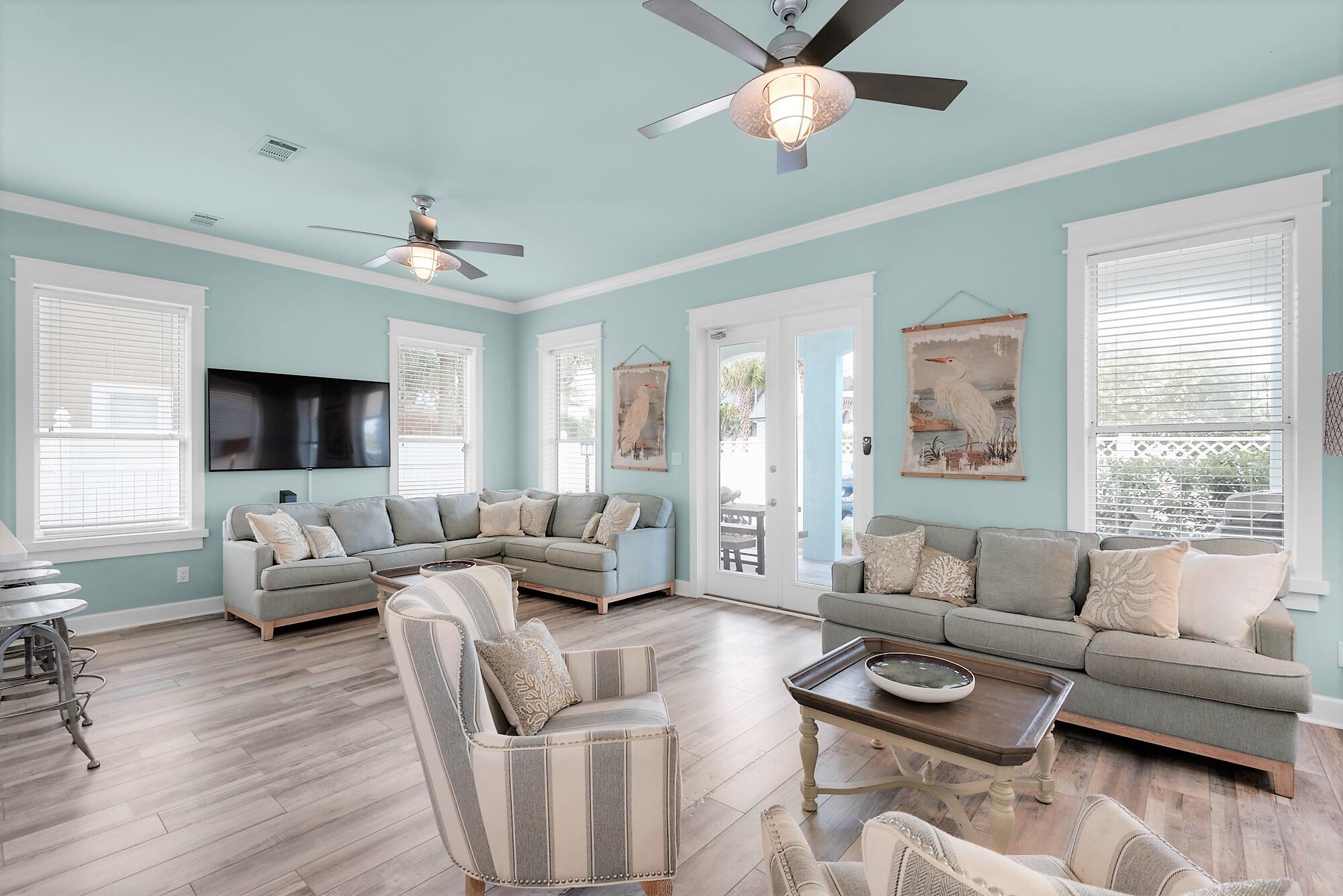 EMERALD WATERS VILLAGE - Residential