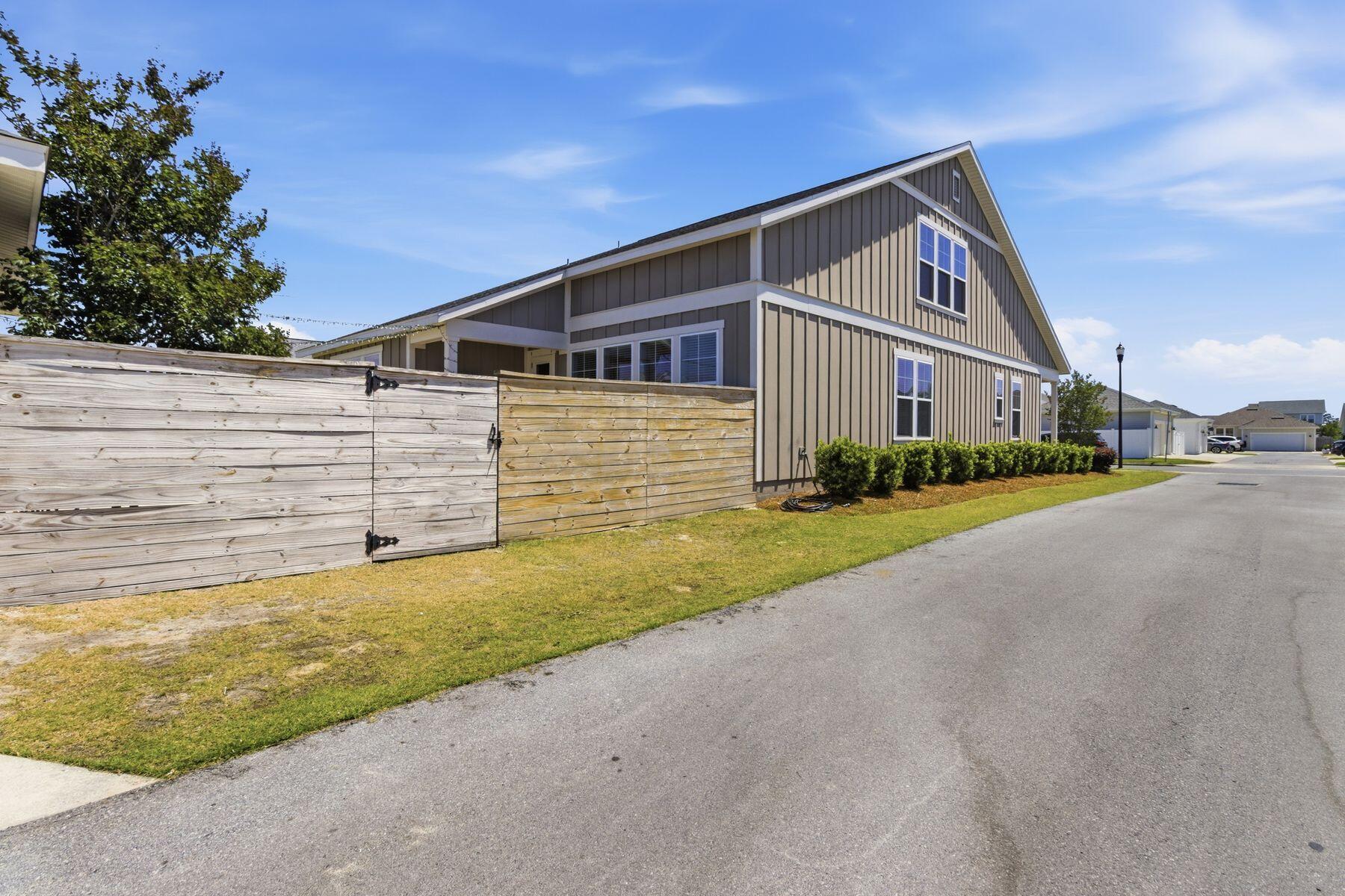 SWEET BAY - Residential