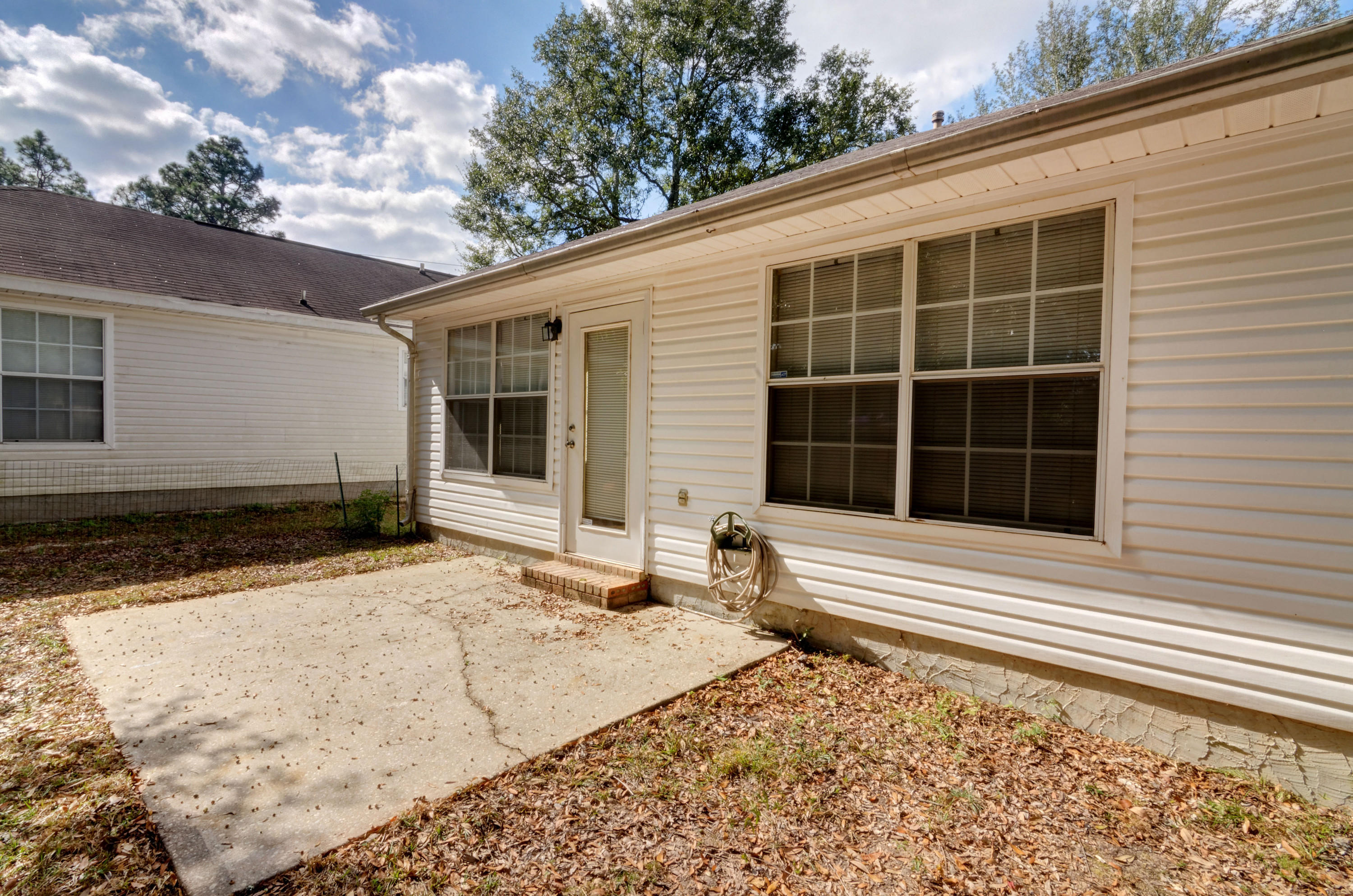 CRYSTAL LAKE - Residential