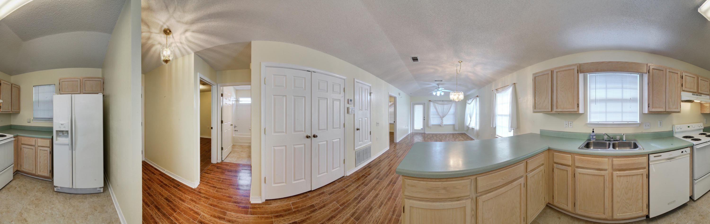 CRYSTAL LAKE - Residential