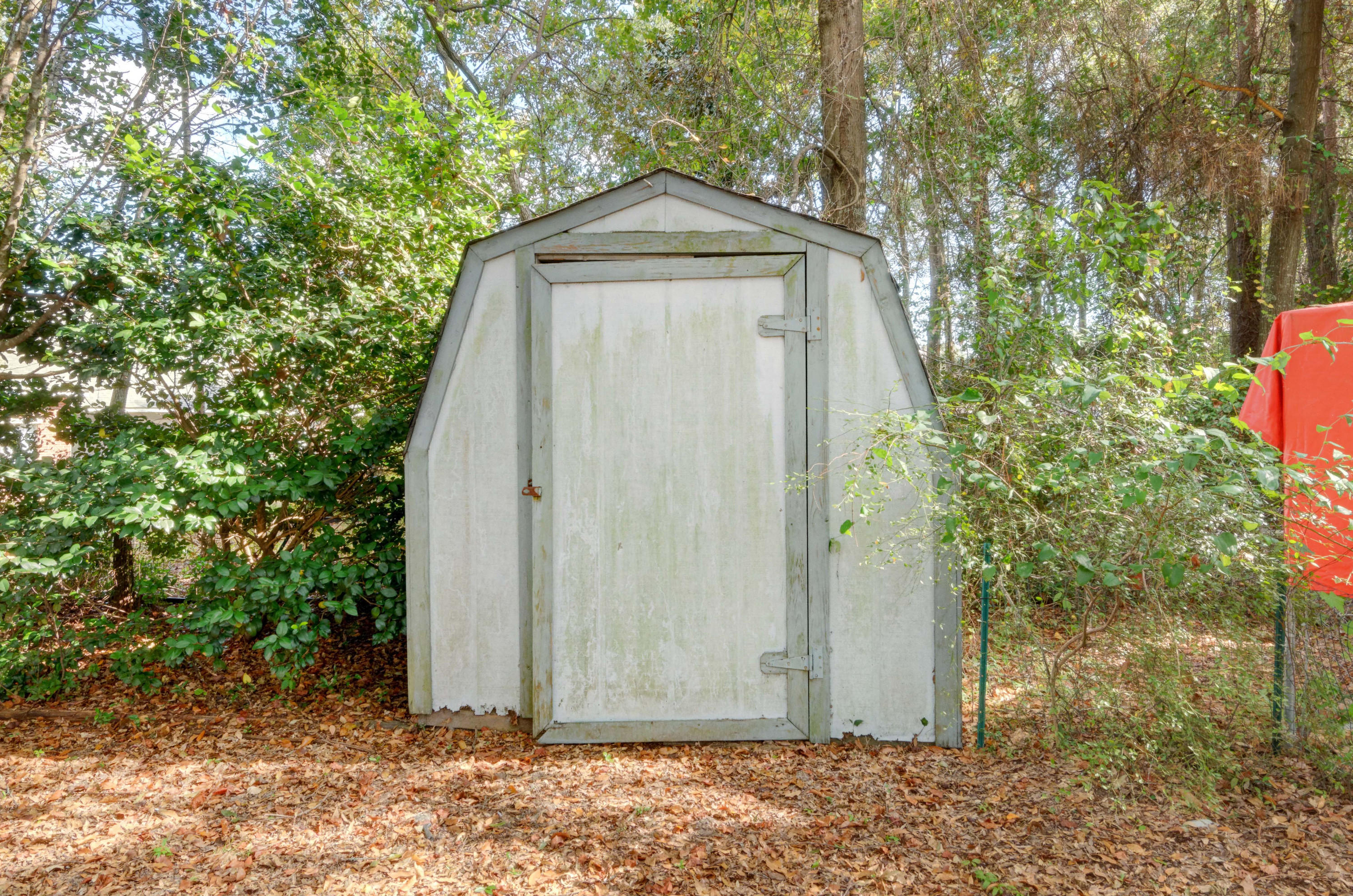 CRYSTAL LAKE - Residential