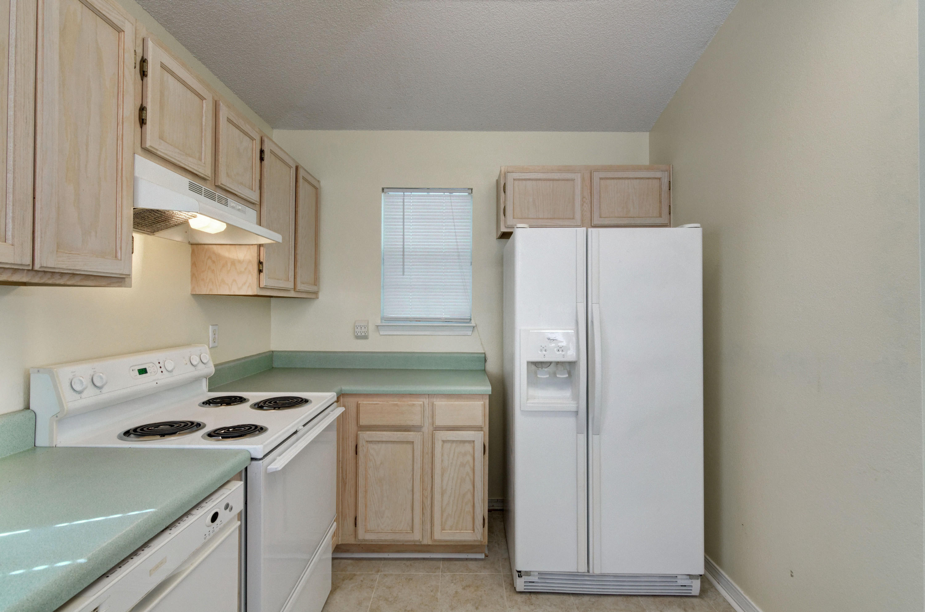 CRYSTAL LAKE - Residential