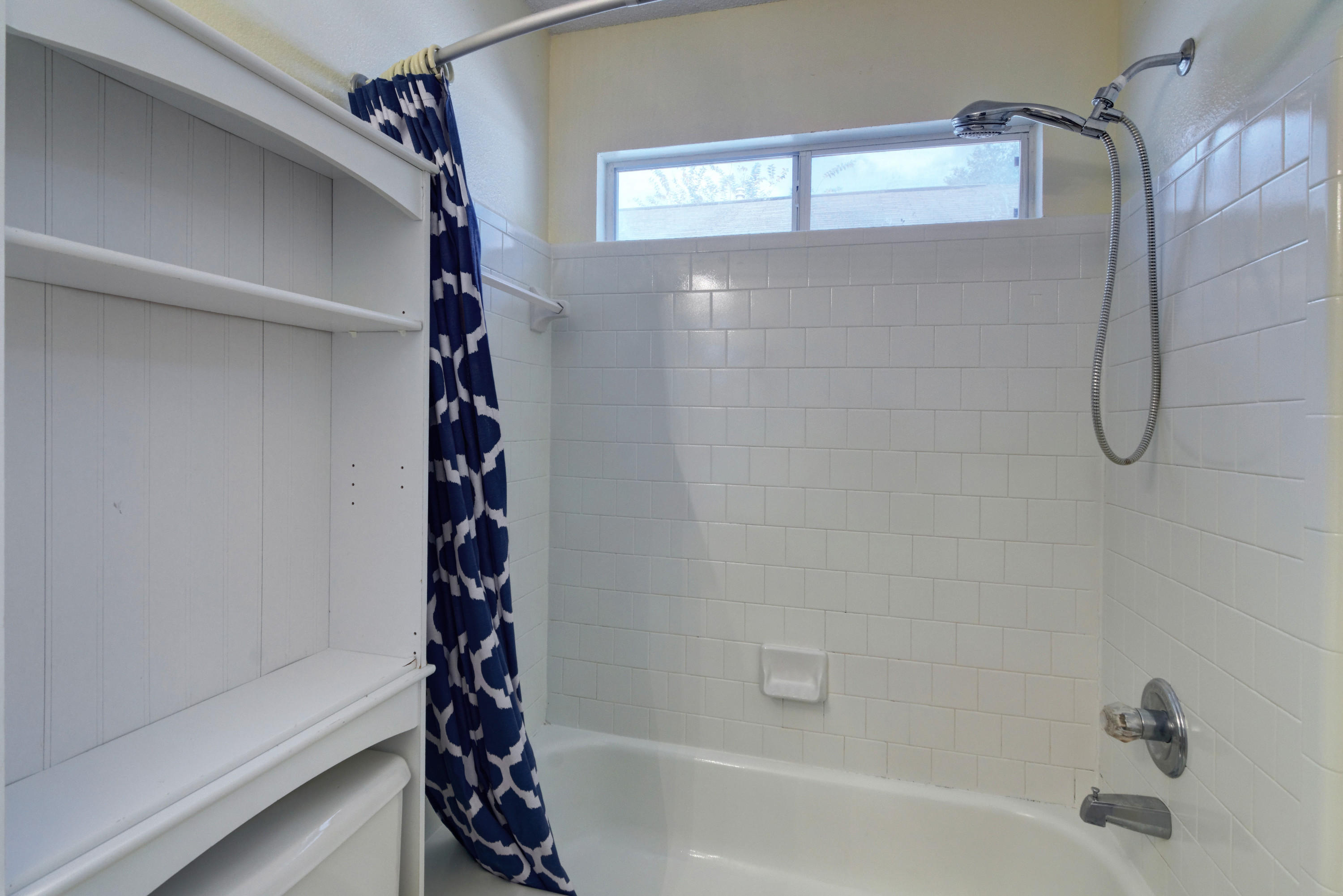 CRYSTAL LAKE - Residential