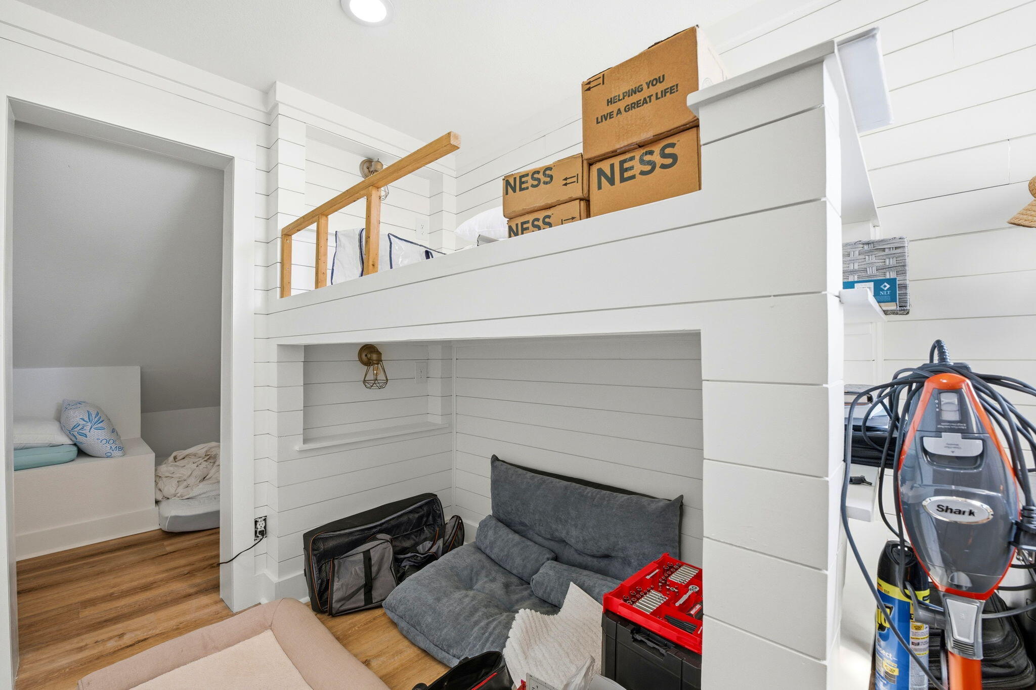 CRESCENT SHORES - Residential