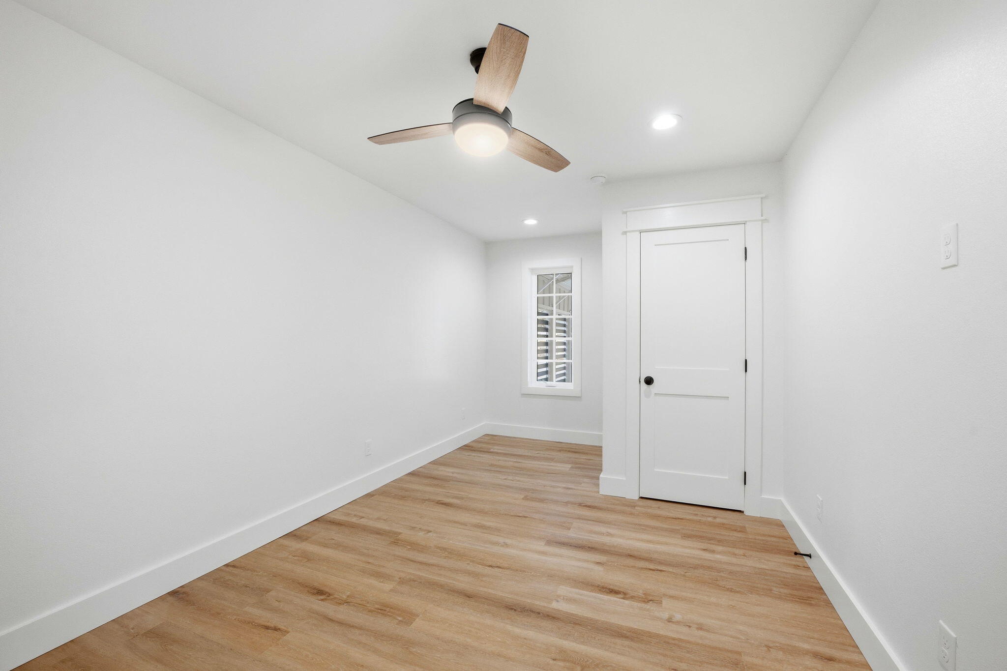 CRESCENT SHORES - Residential