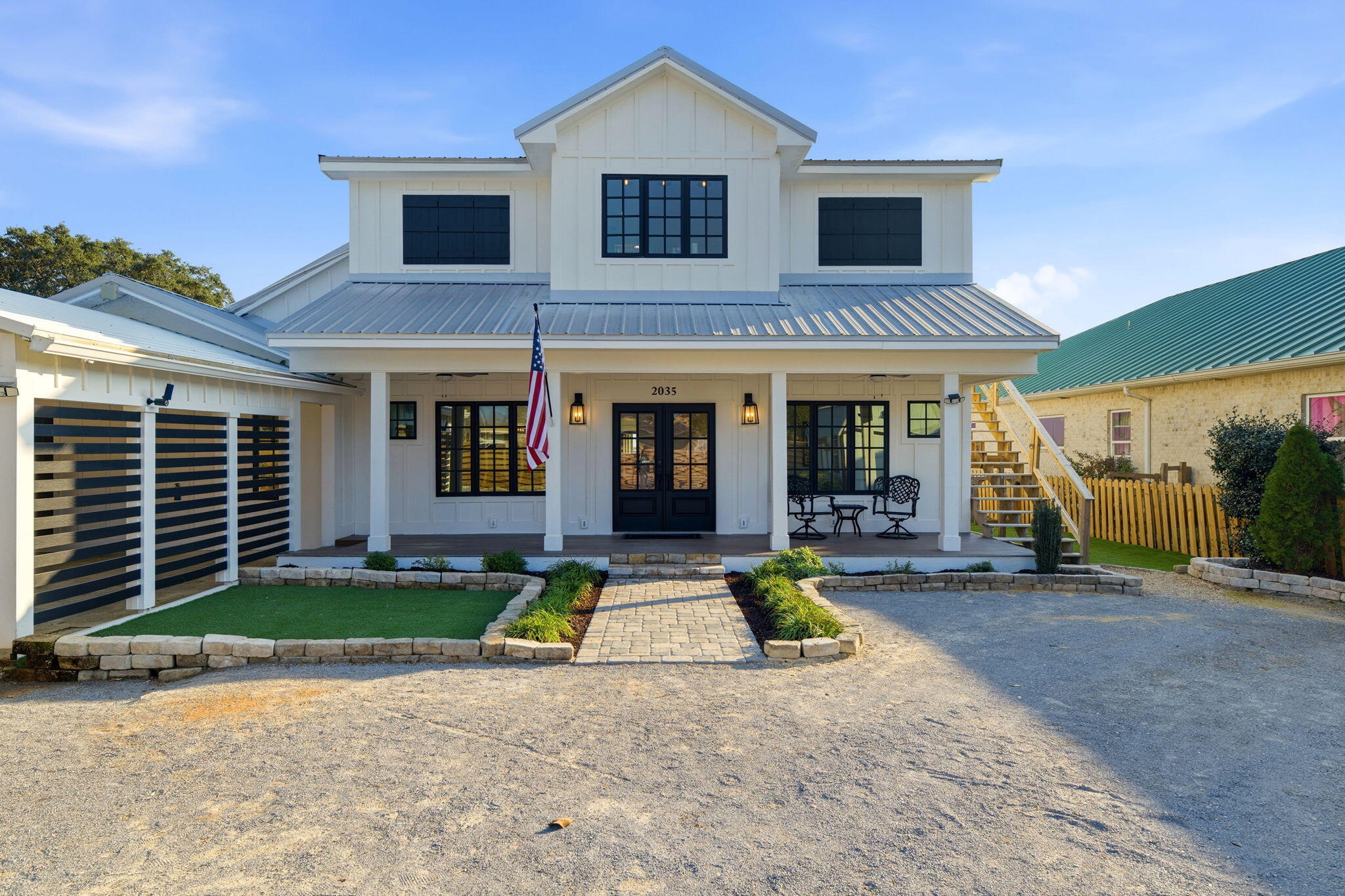 CRESCENT SHORES - Residential