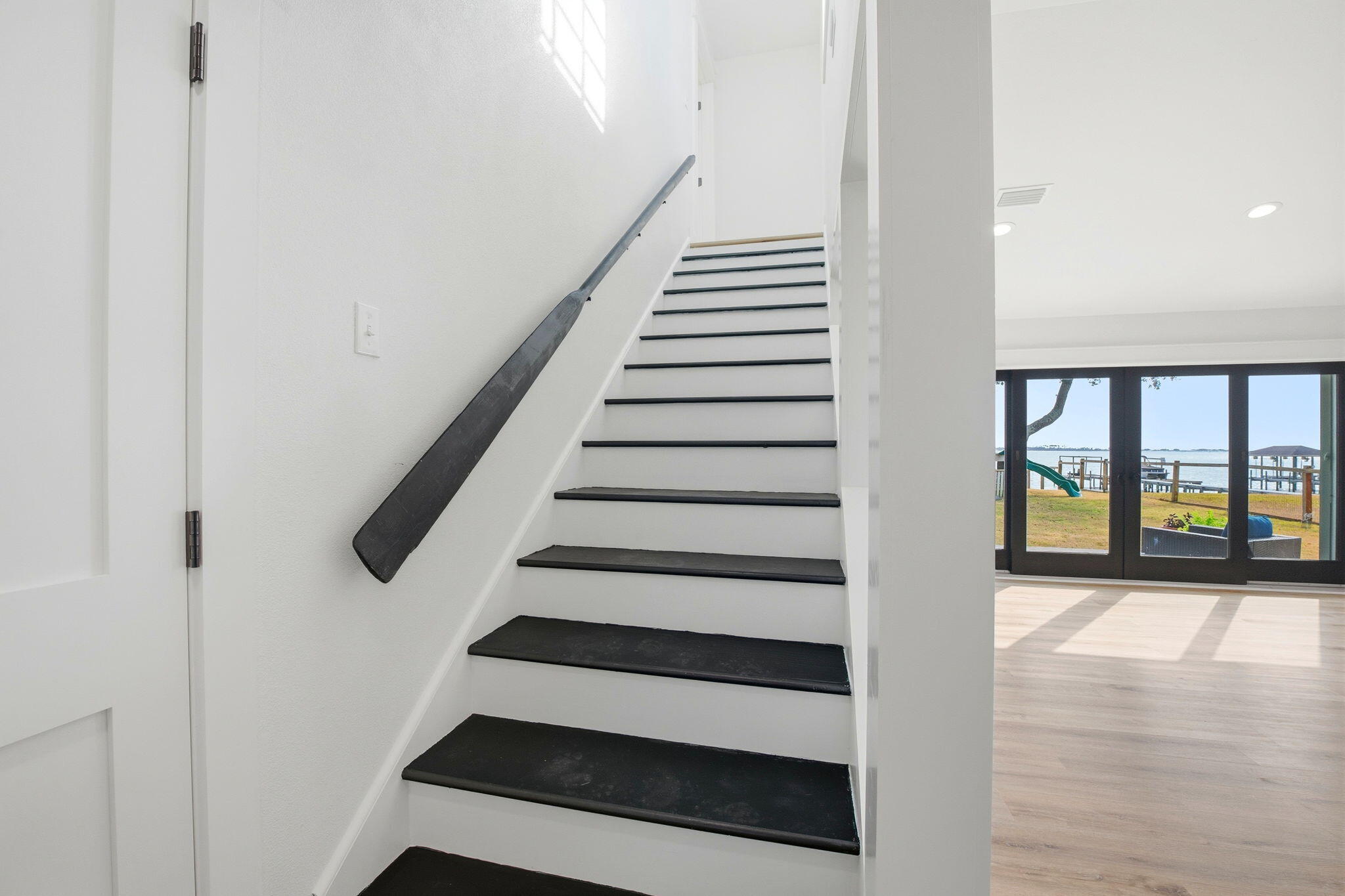 CRESCENT SHORES - Residential