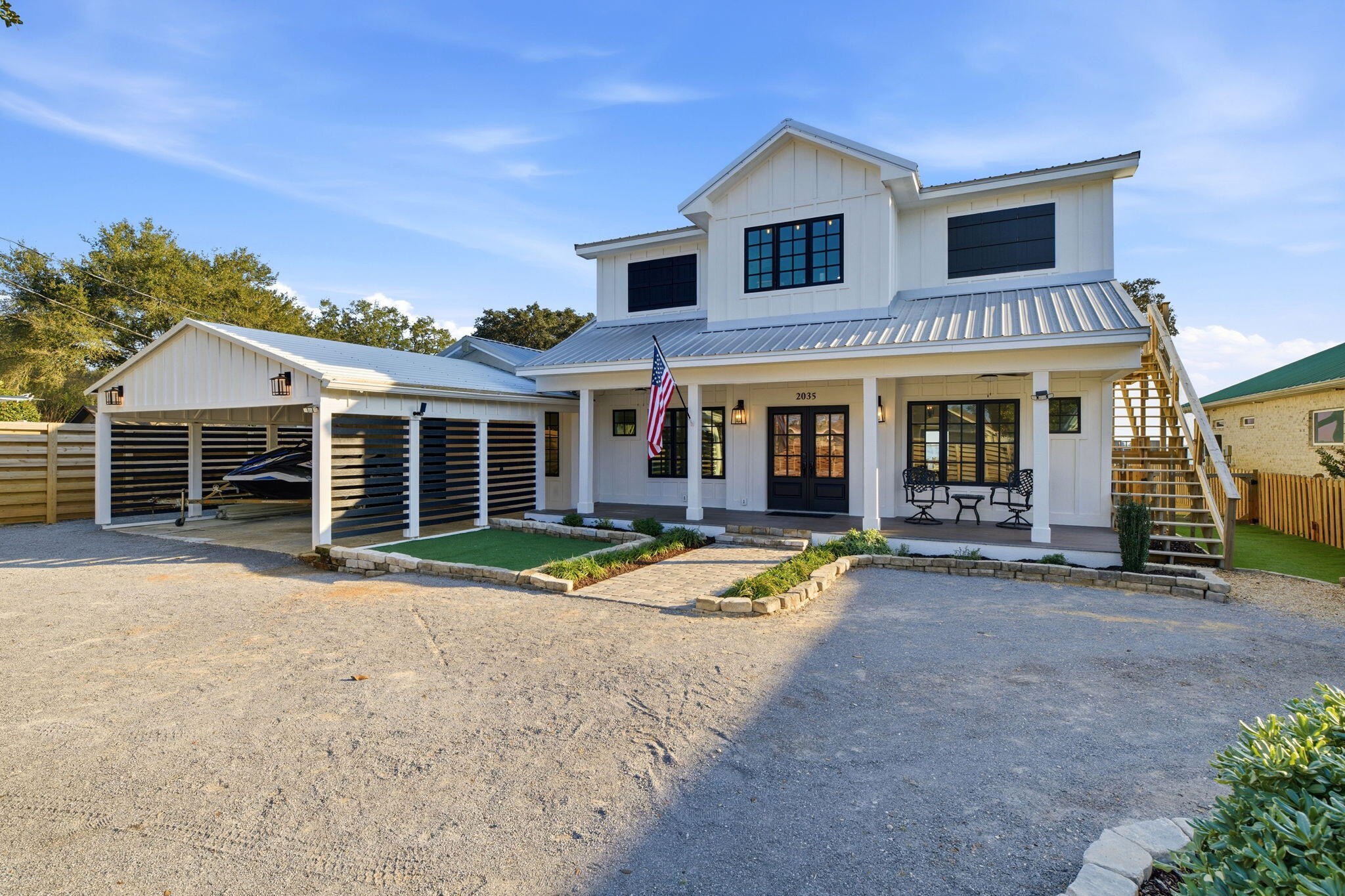 CRESCENT SHORES - Residential