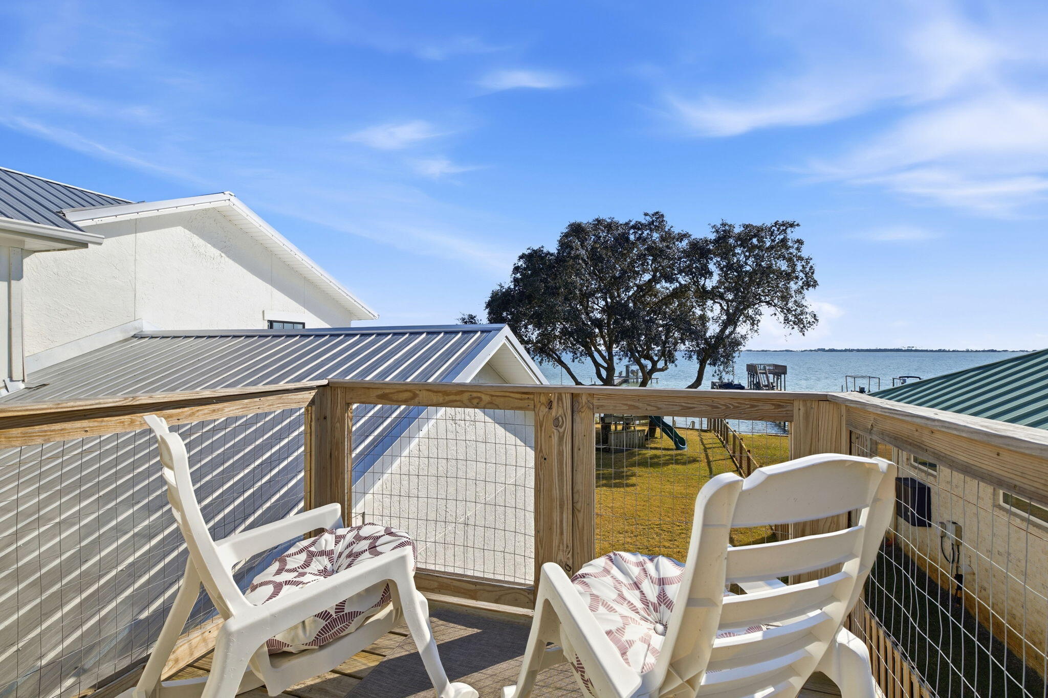 CRESCENT SHORES - Residential