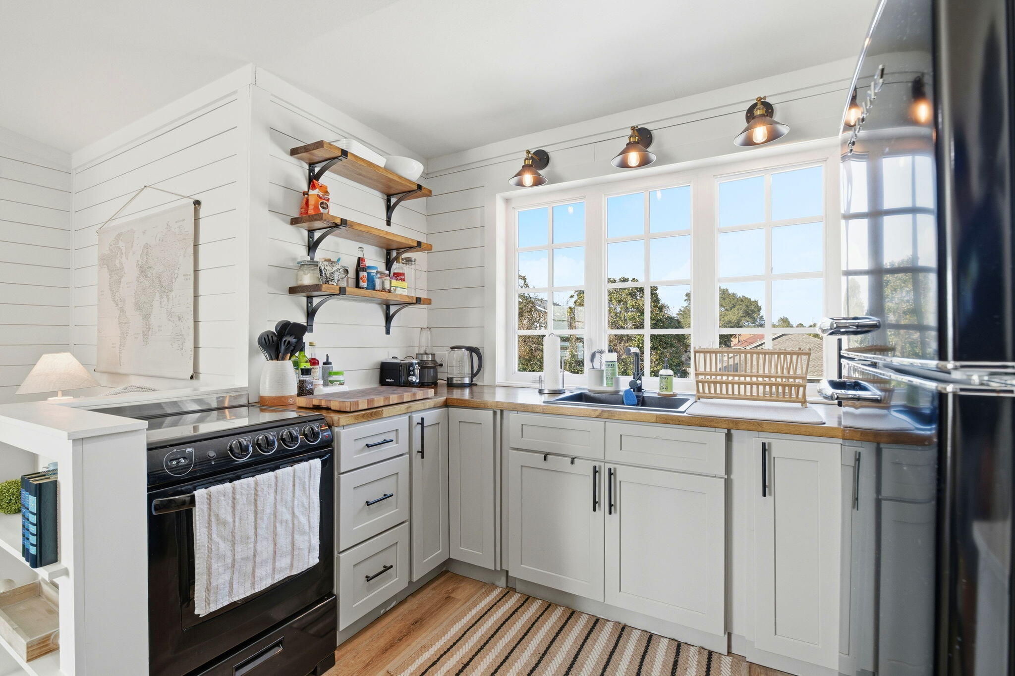 CRESCENT SHORES - Residential