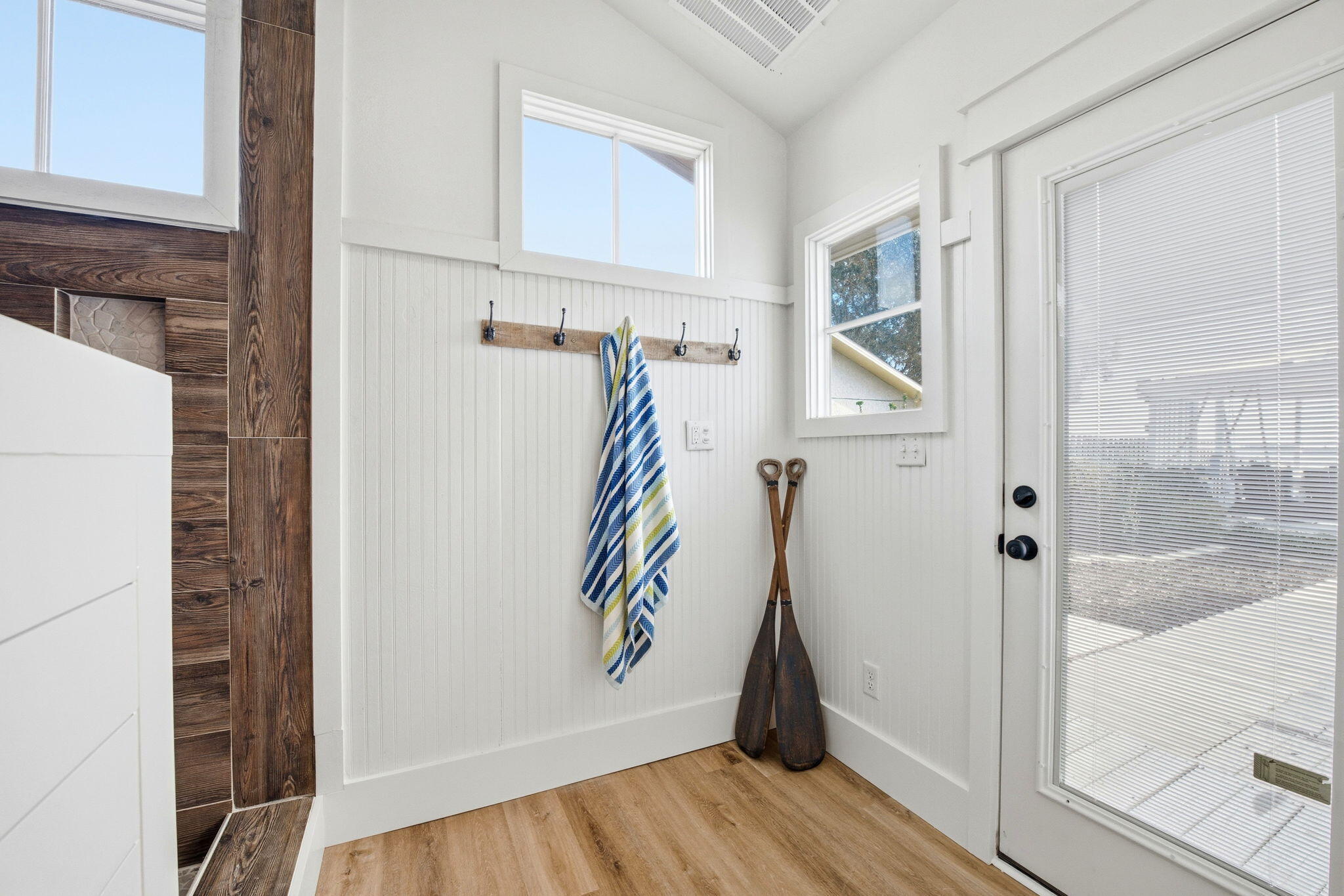 CRESCENT SHORES - Residential