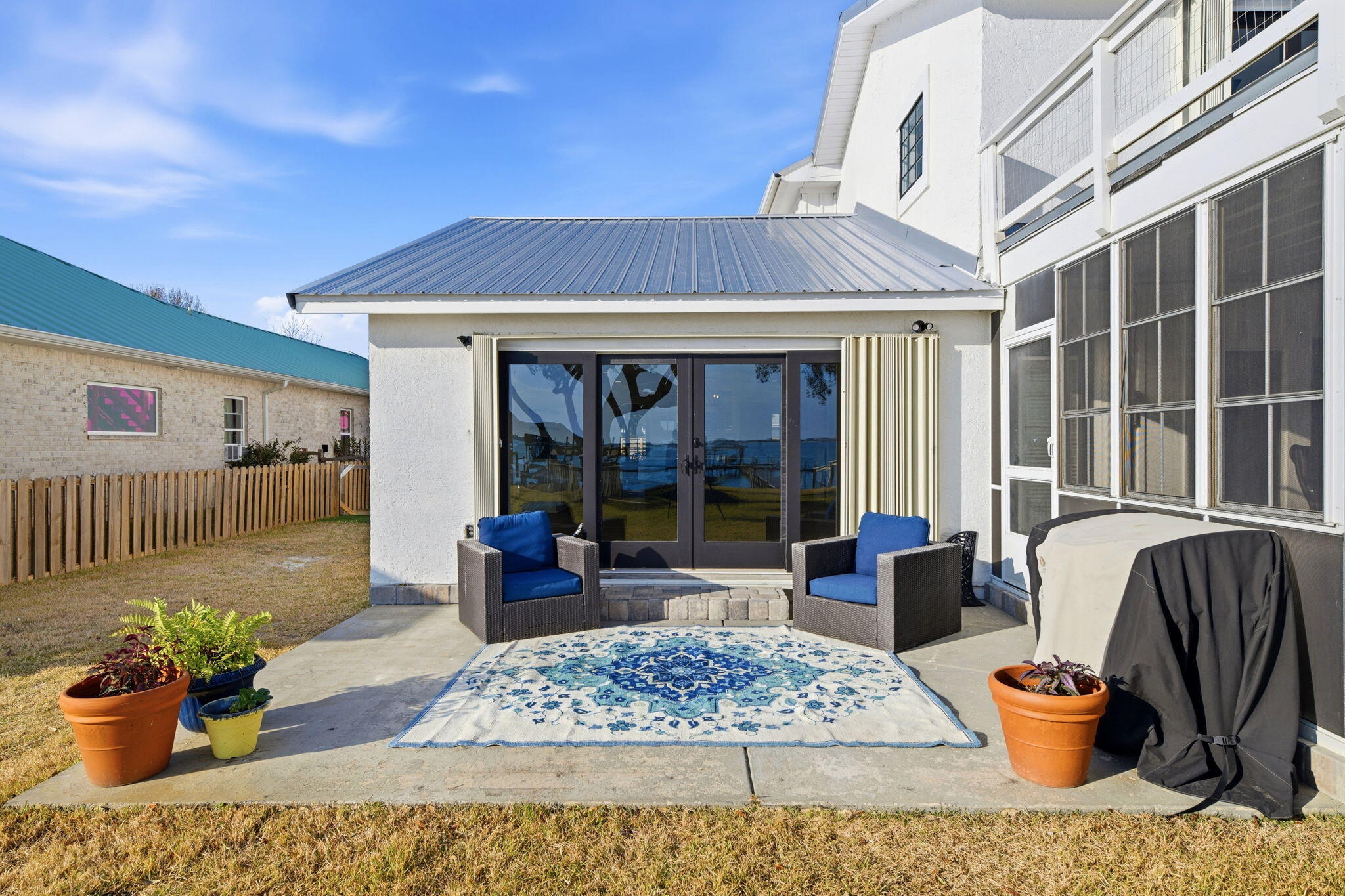 CRESCENT SHORES - Residential