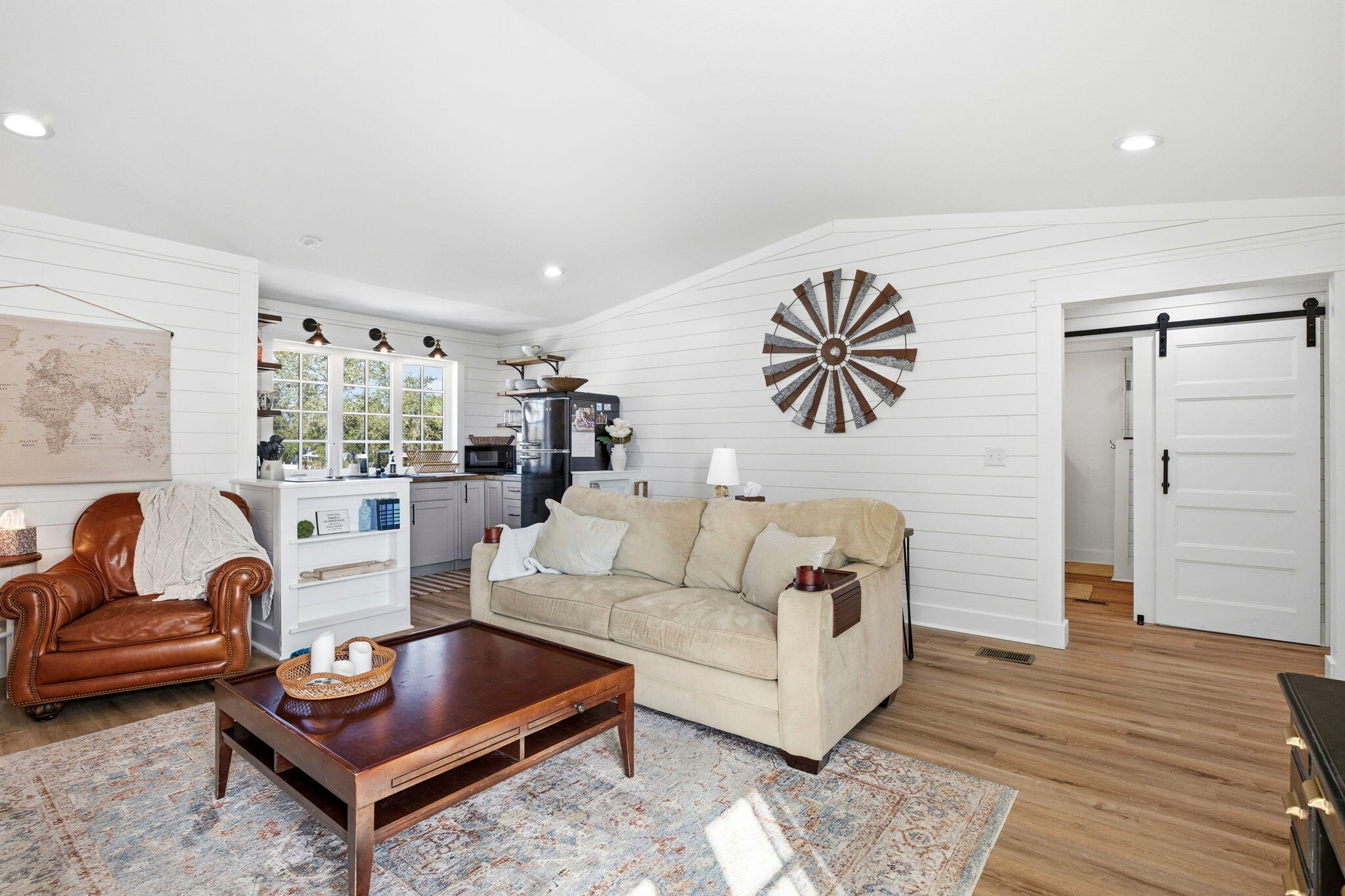 CRESCENT SHORES - Residential