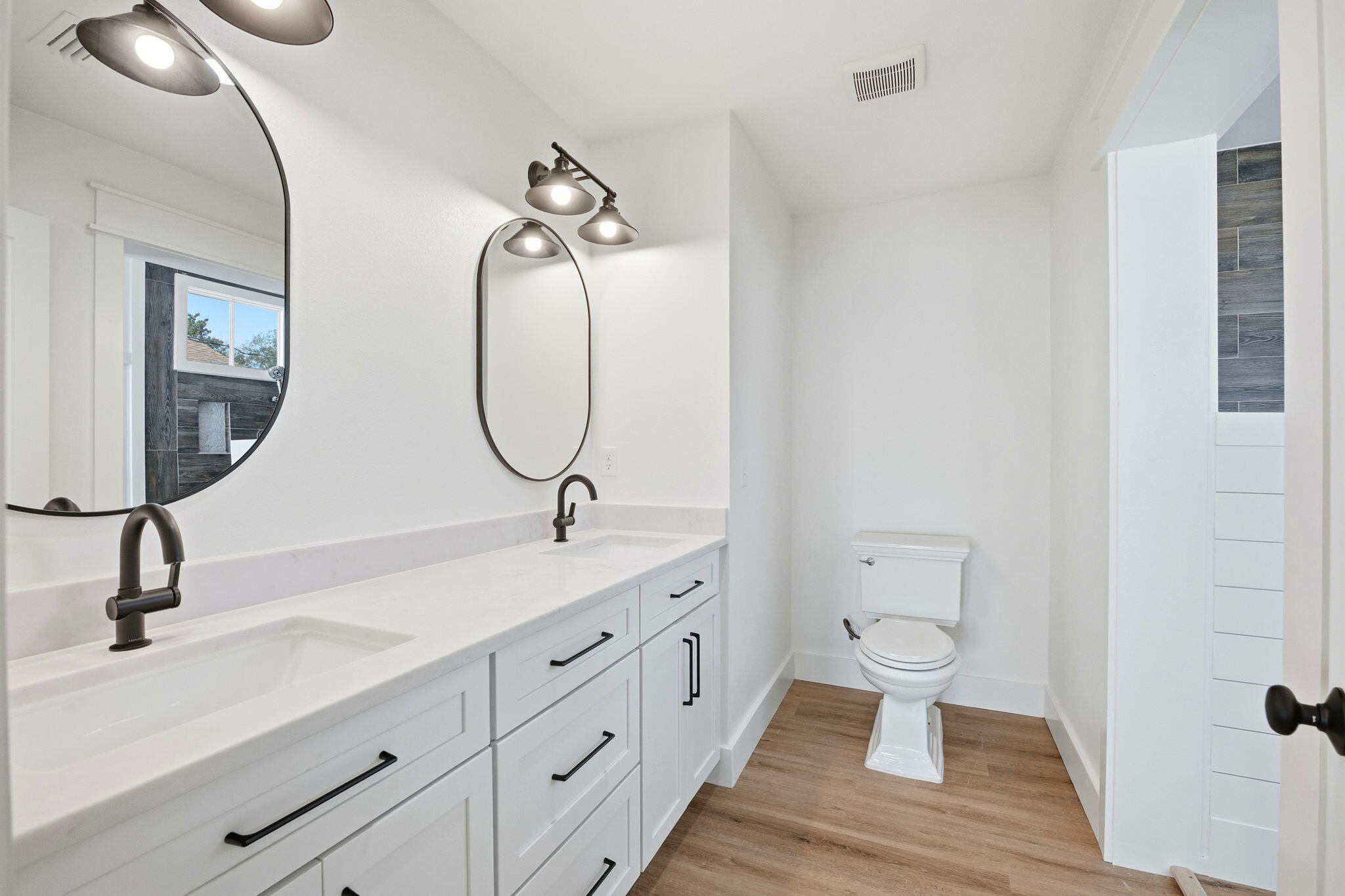 CRESCENT SHORES - Residential