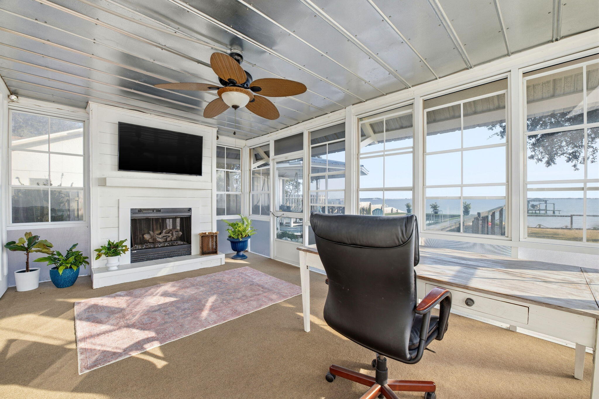 CRESCENT SHORES - Residential