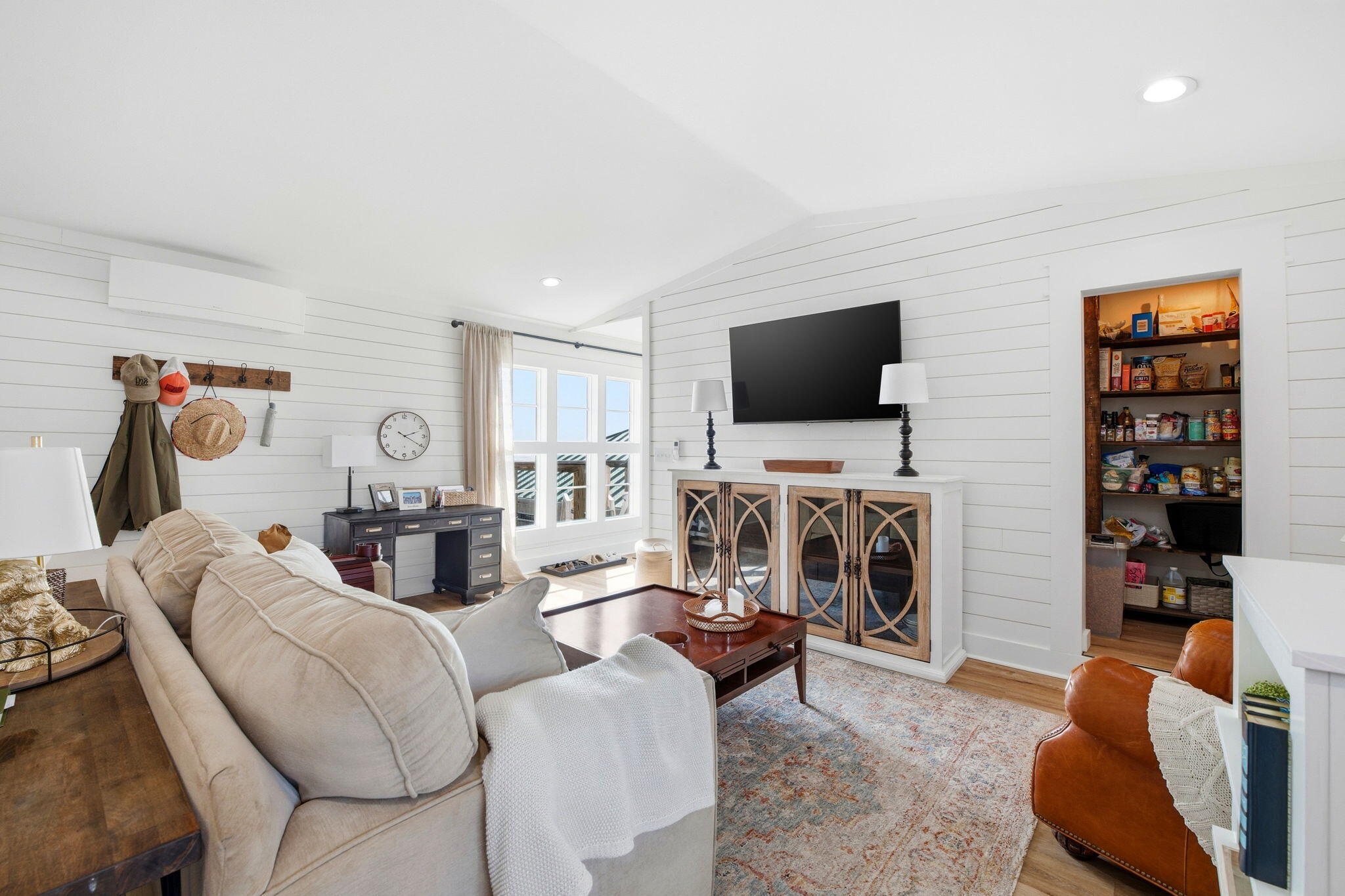 CRESCENT SHORES - Residential