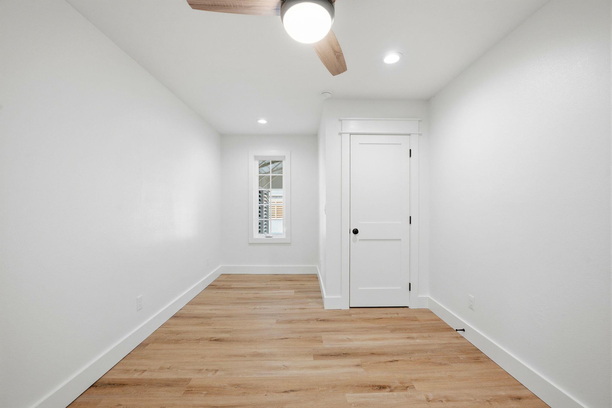 CRESCENT SHORES - Residential