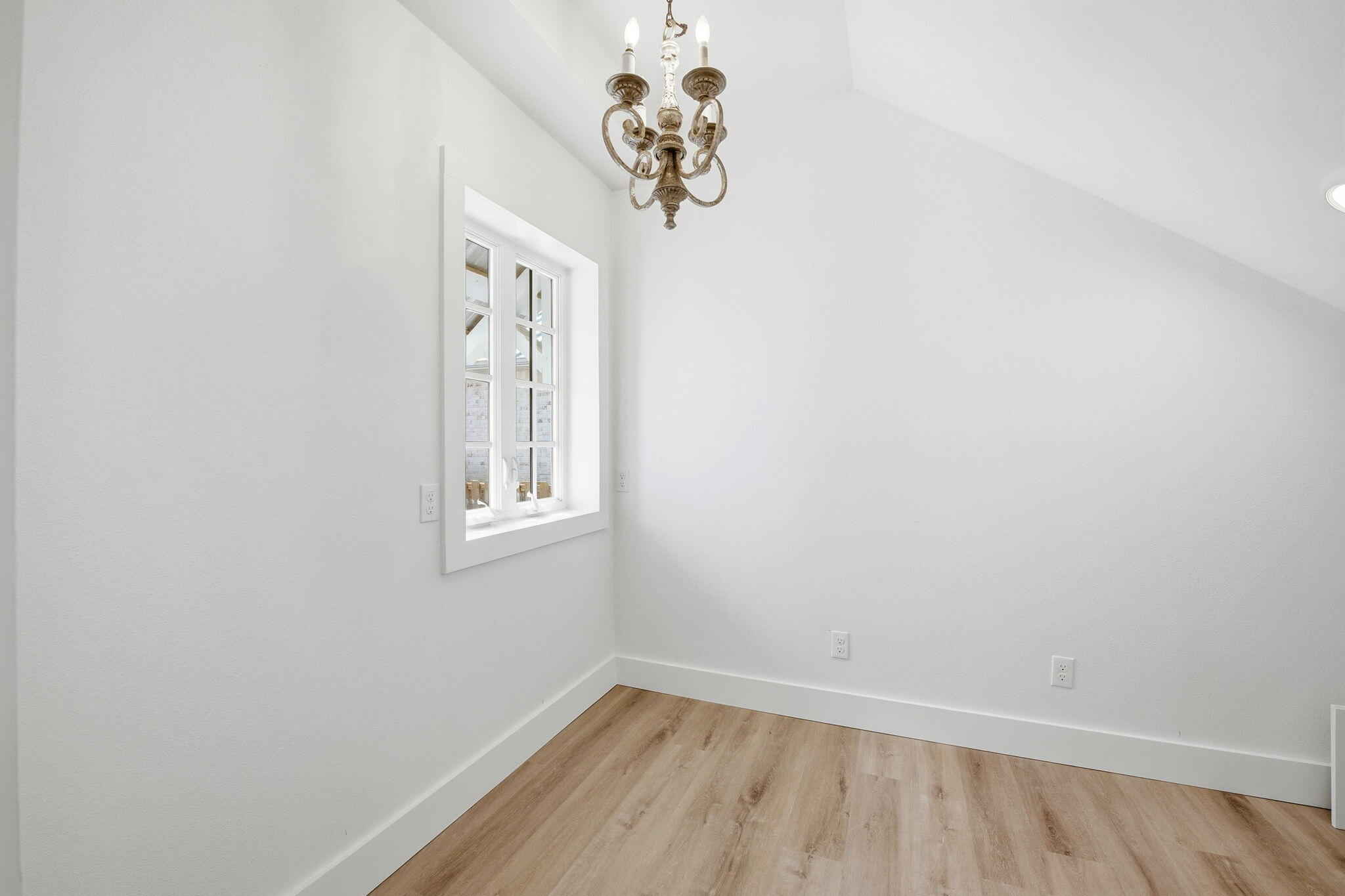 CRESCENT SHORES - Residential