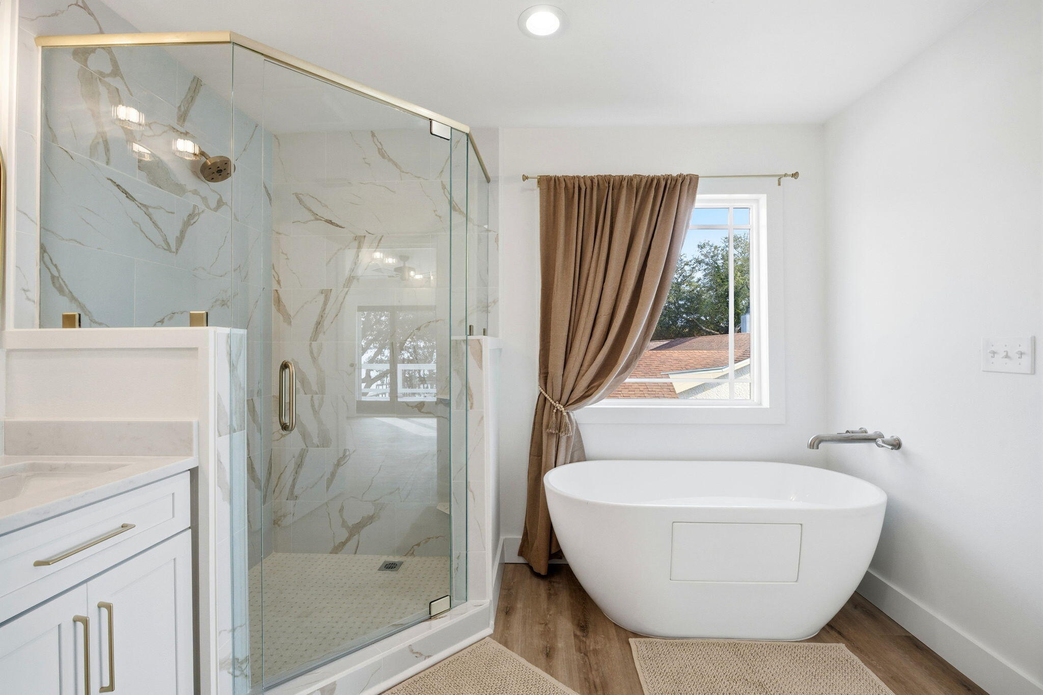 CRESCENT SHORES - Residential