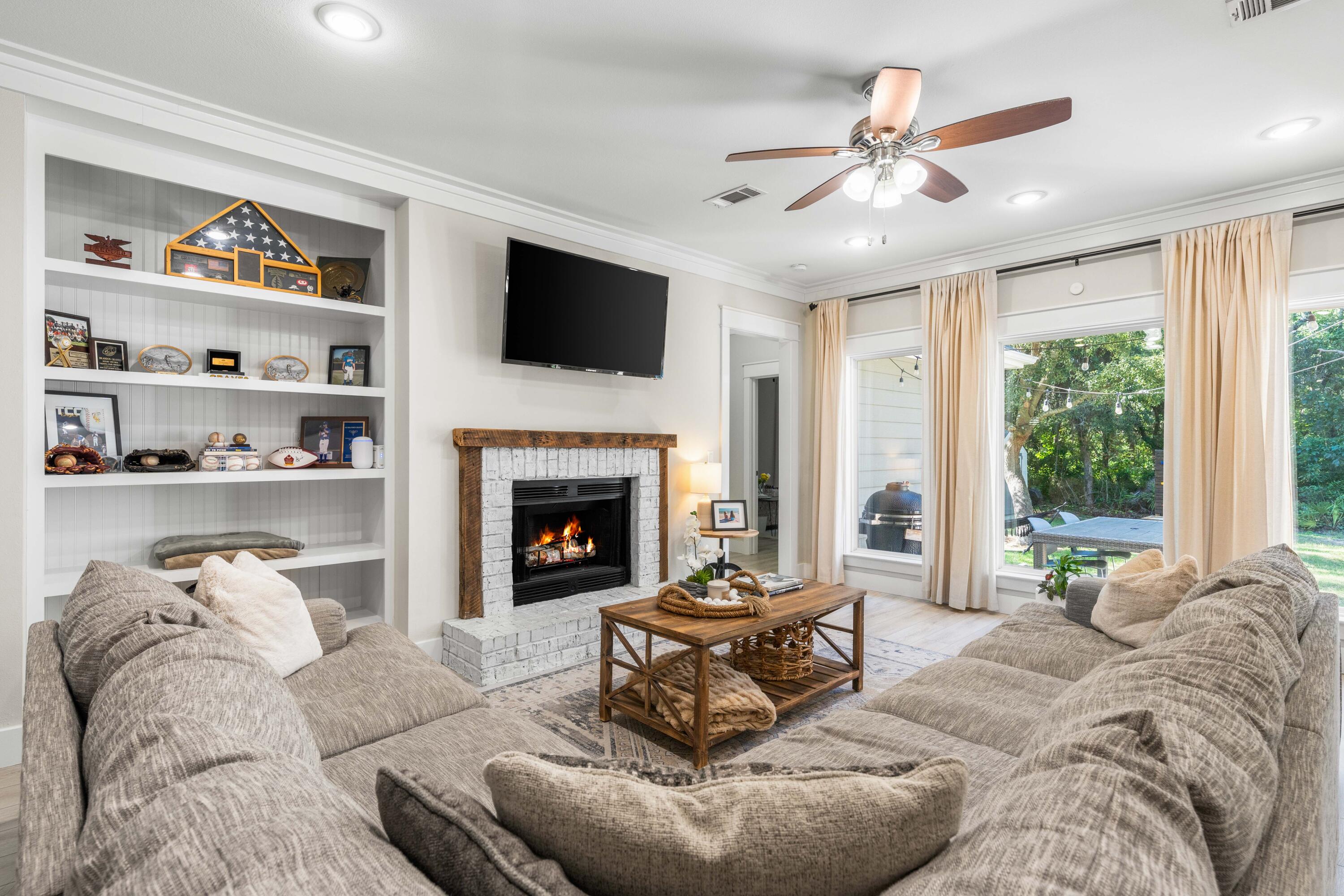 FISCHERS LANDING - Residential