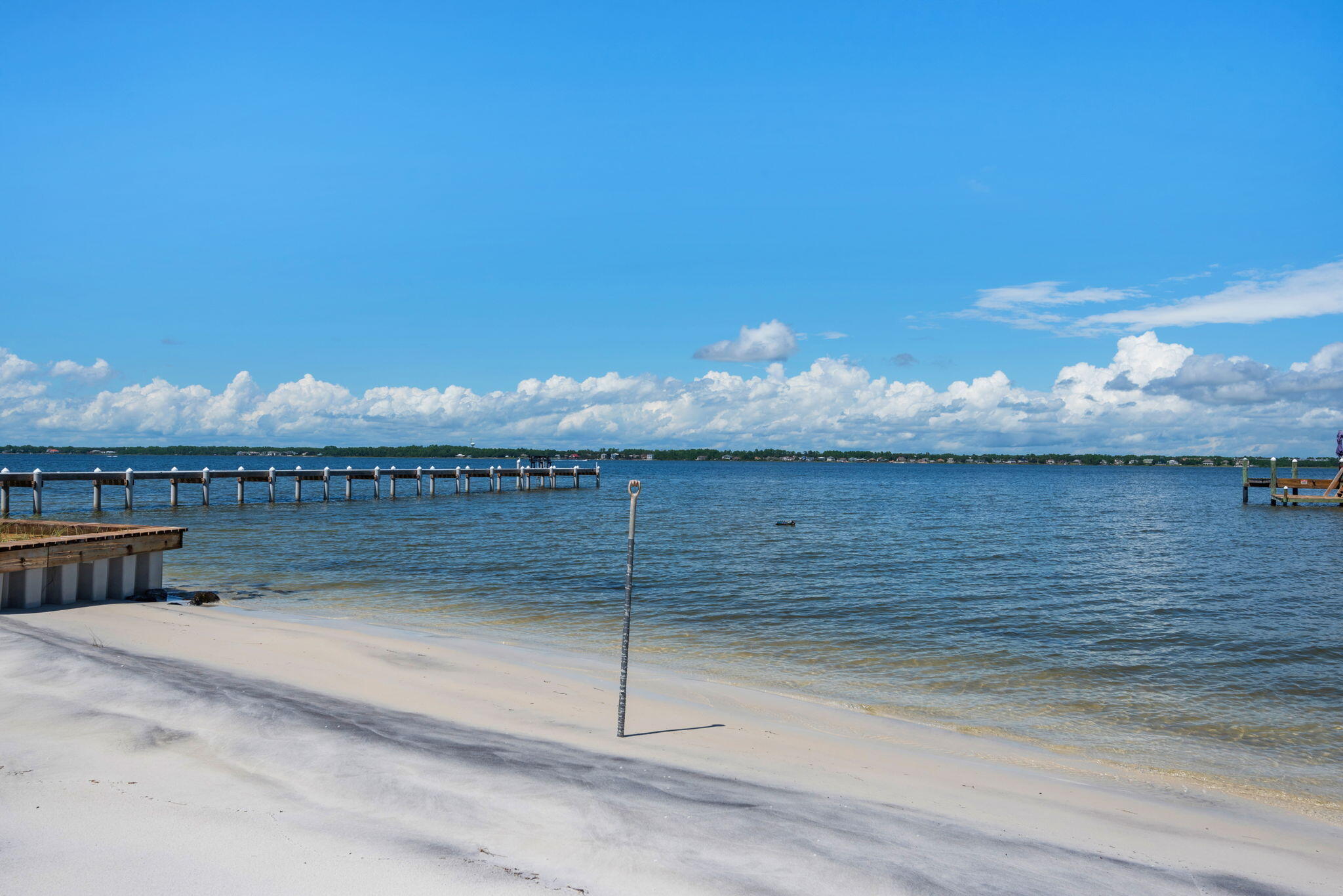 CARIBBEAN ISLES - Land