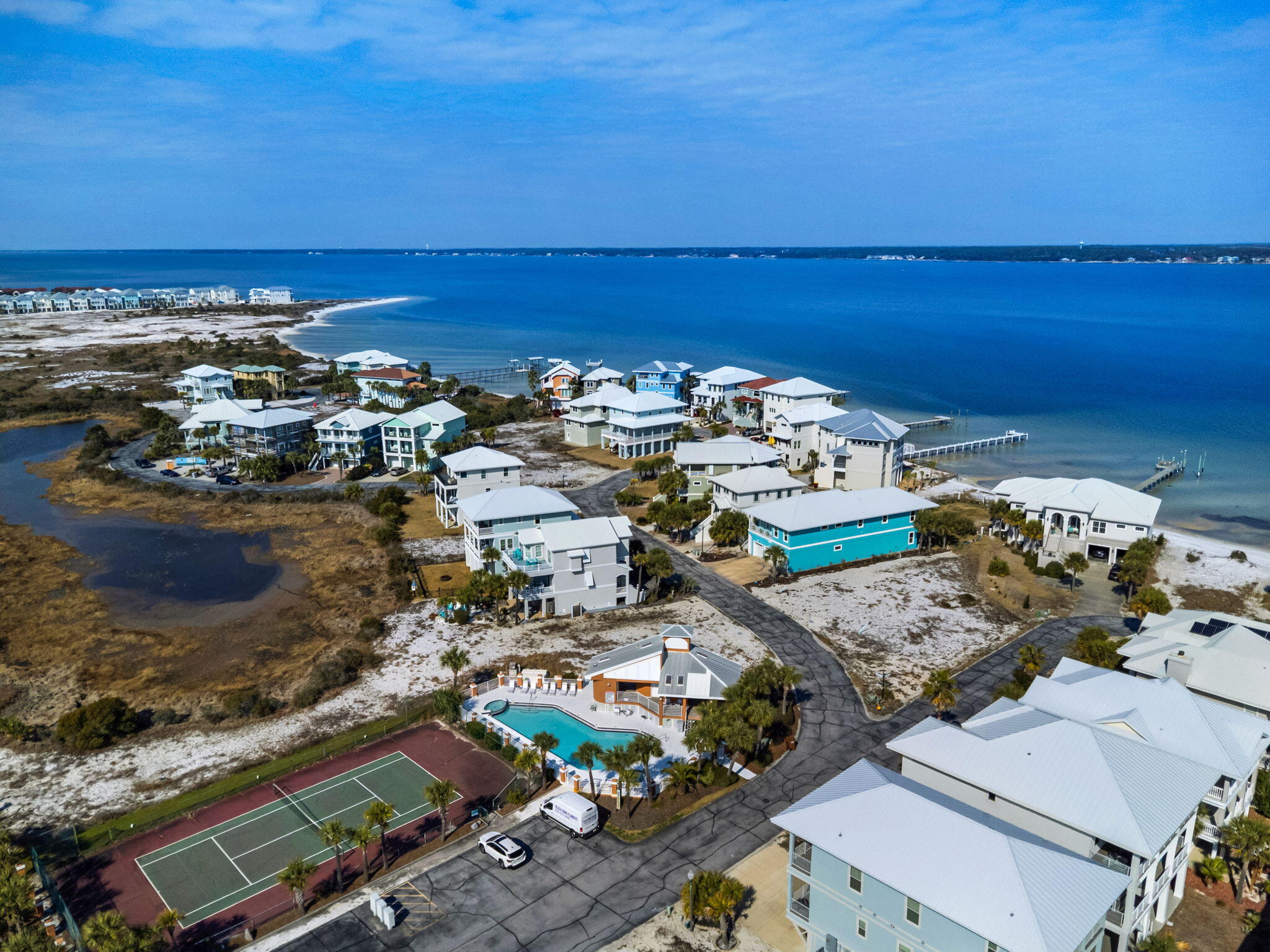 CARIBBEAN ISLES - Land