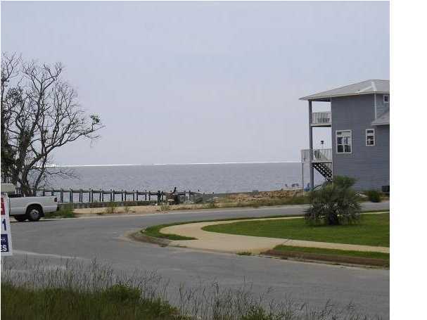 SOUND HAMMOCK - Land