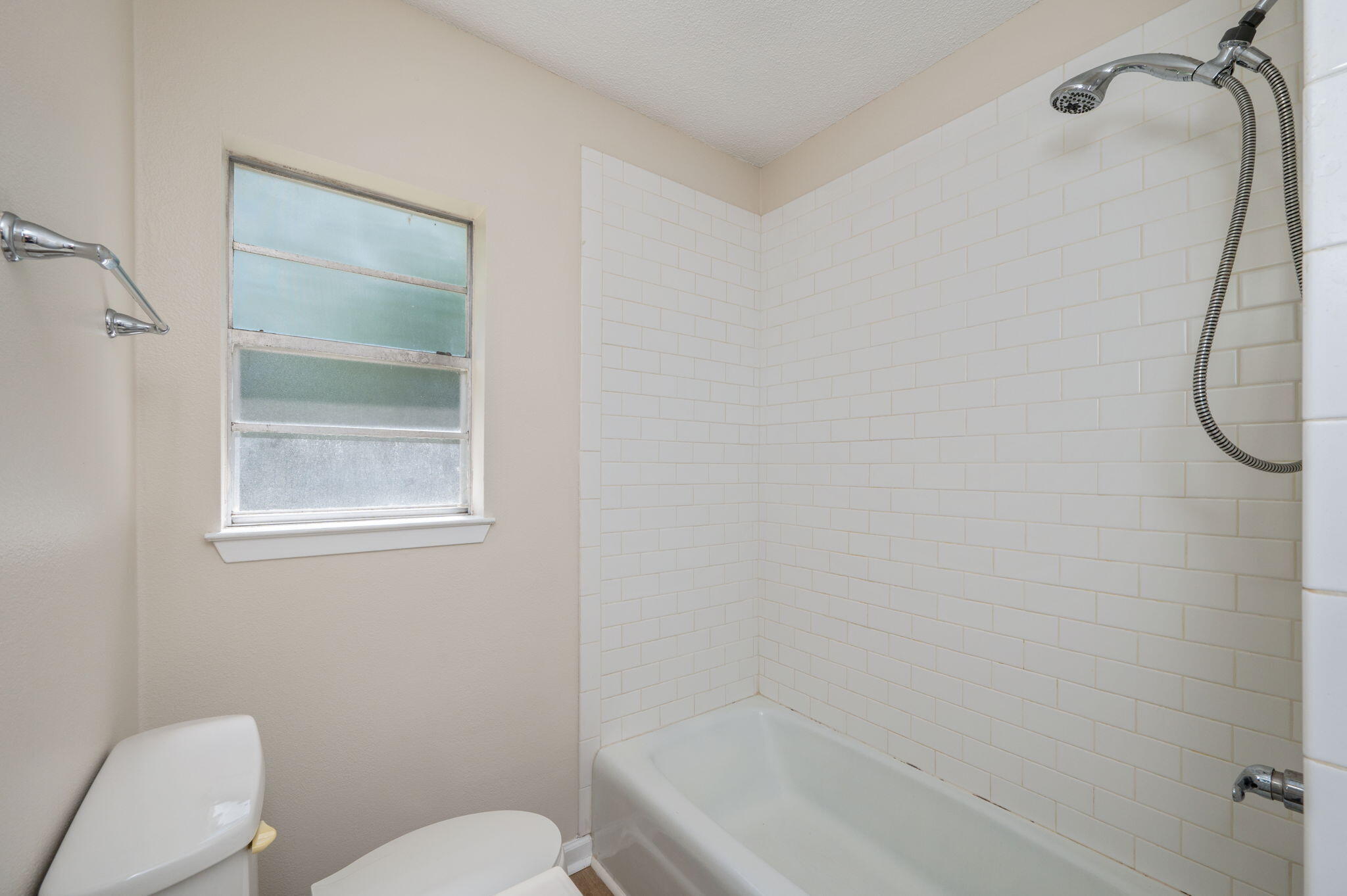 RACETRACK ROAD 1ST - Residential Lease