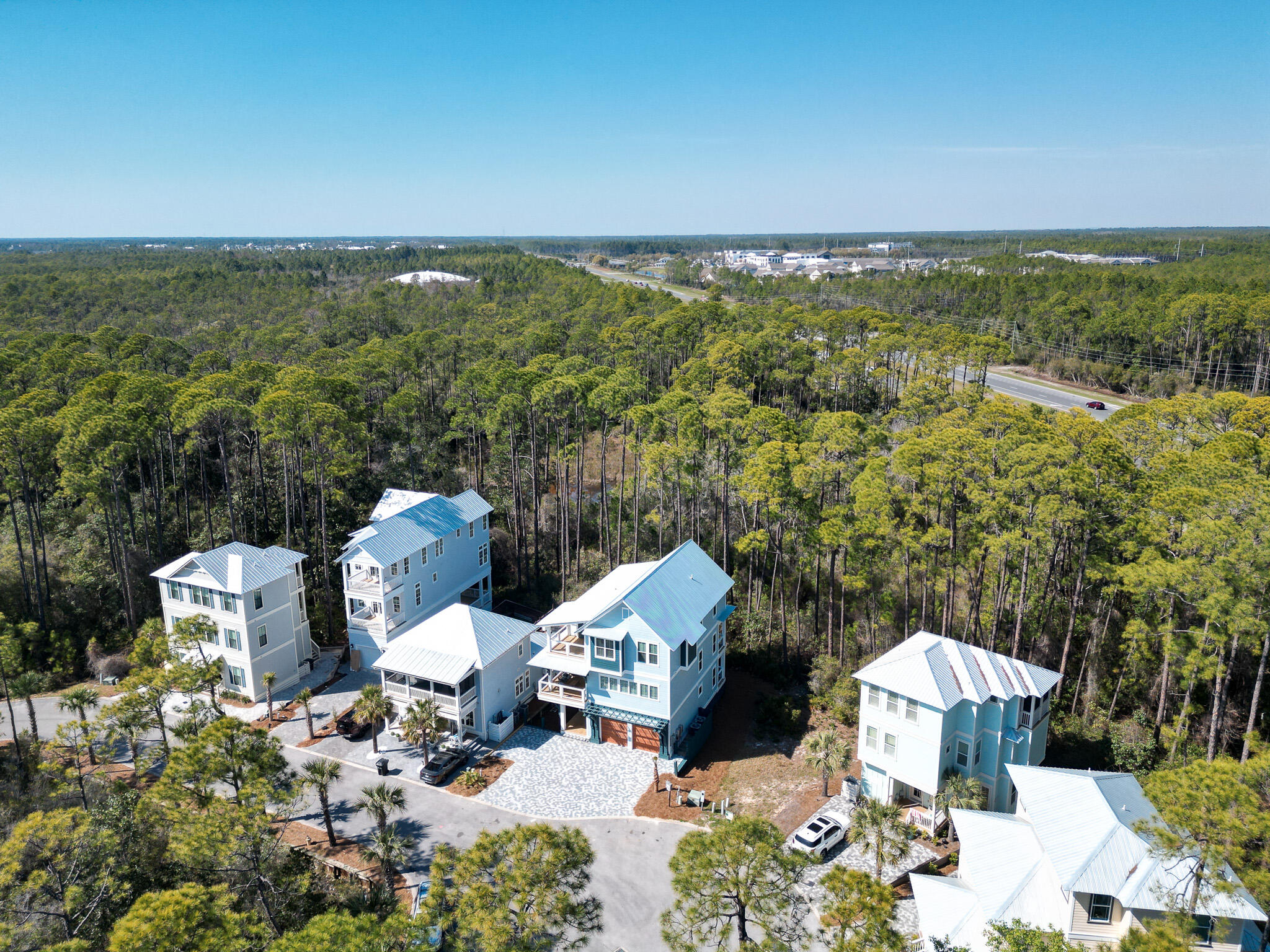 TREETOP VILLAGE - Residential
