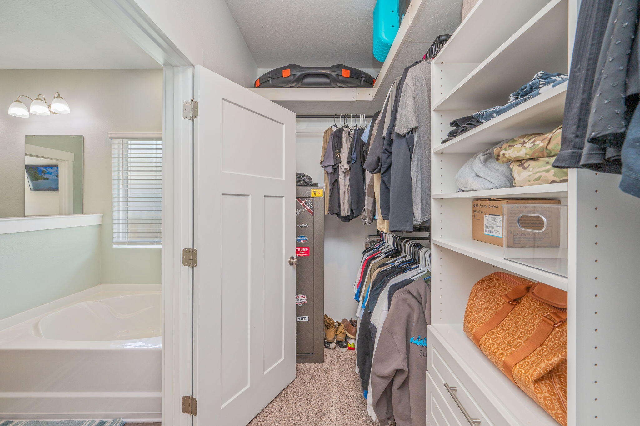 HILLWOOD ESTATES - Residential