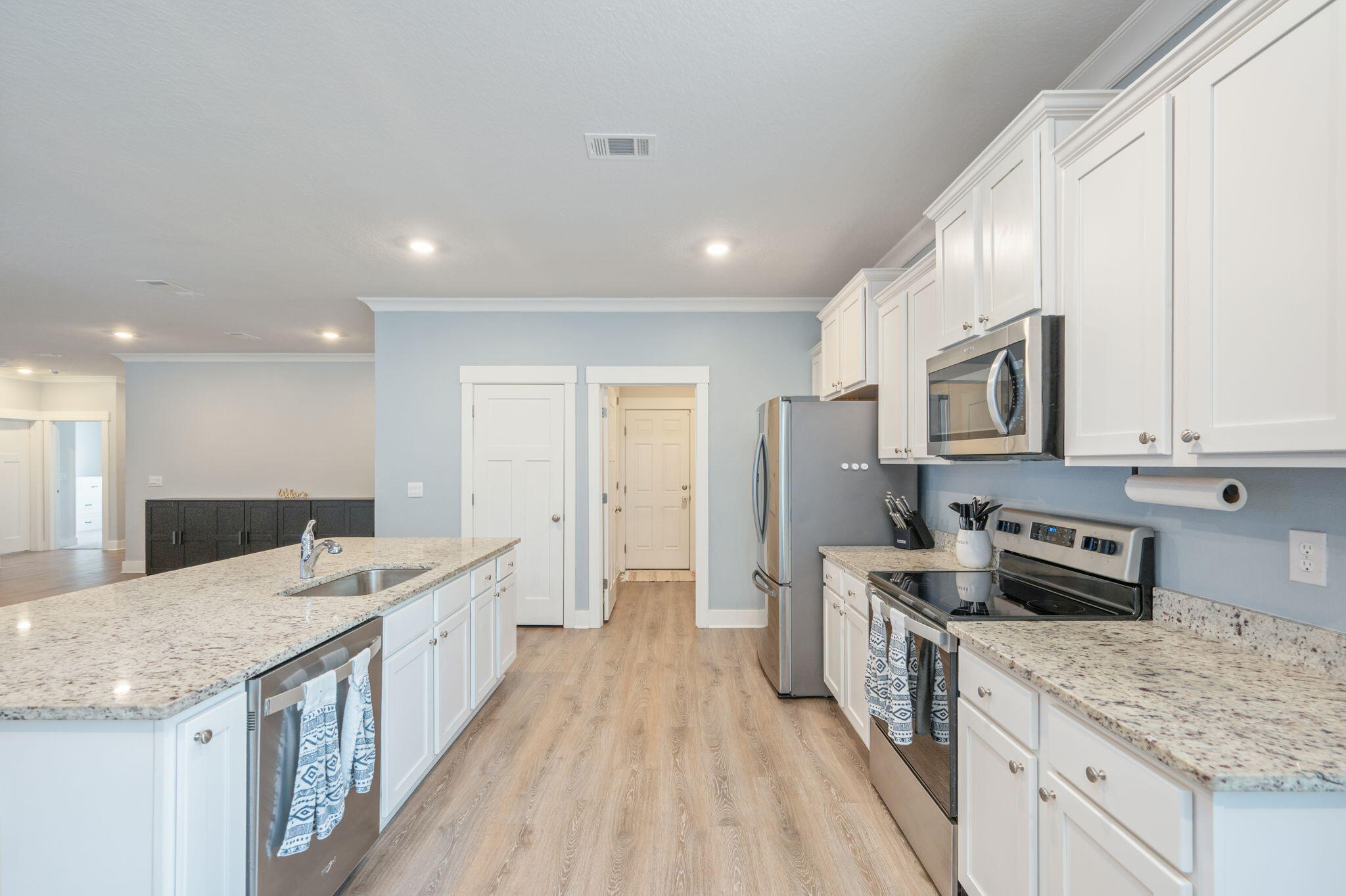 HILLWOOD ESTATES - Residential