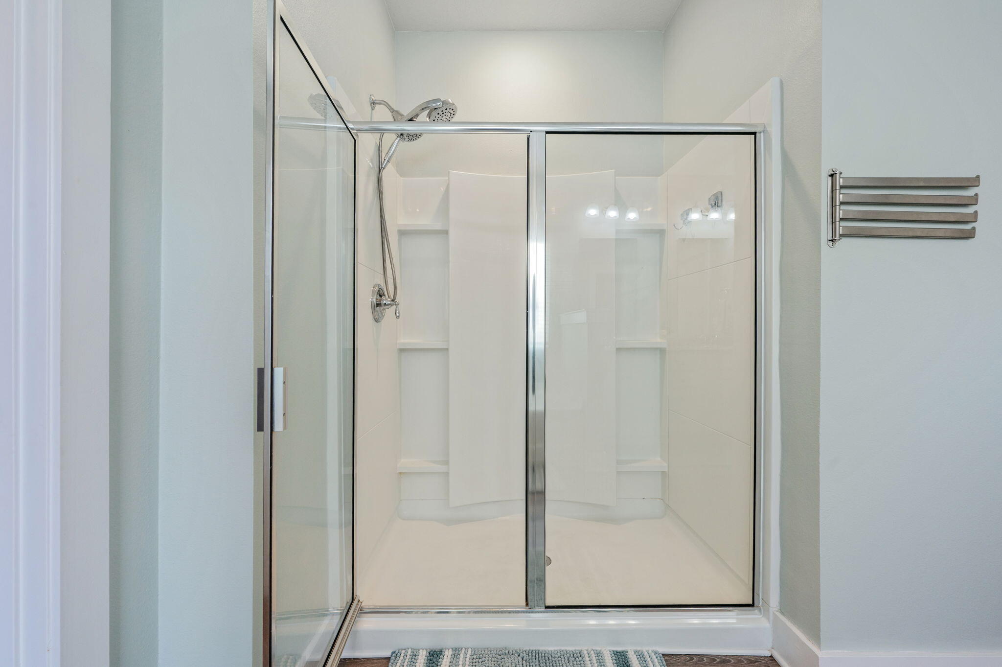 HILLWOOD ESTATES - Residential