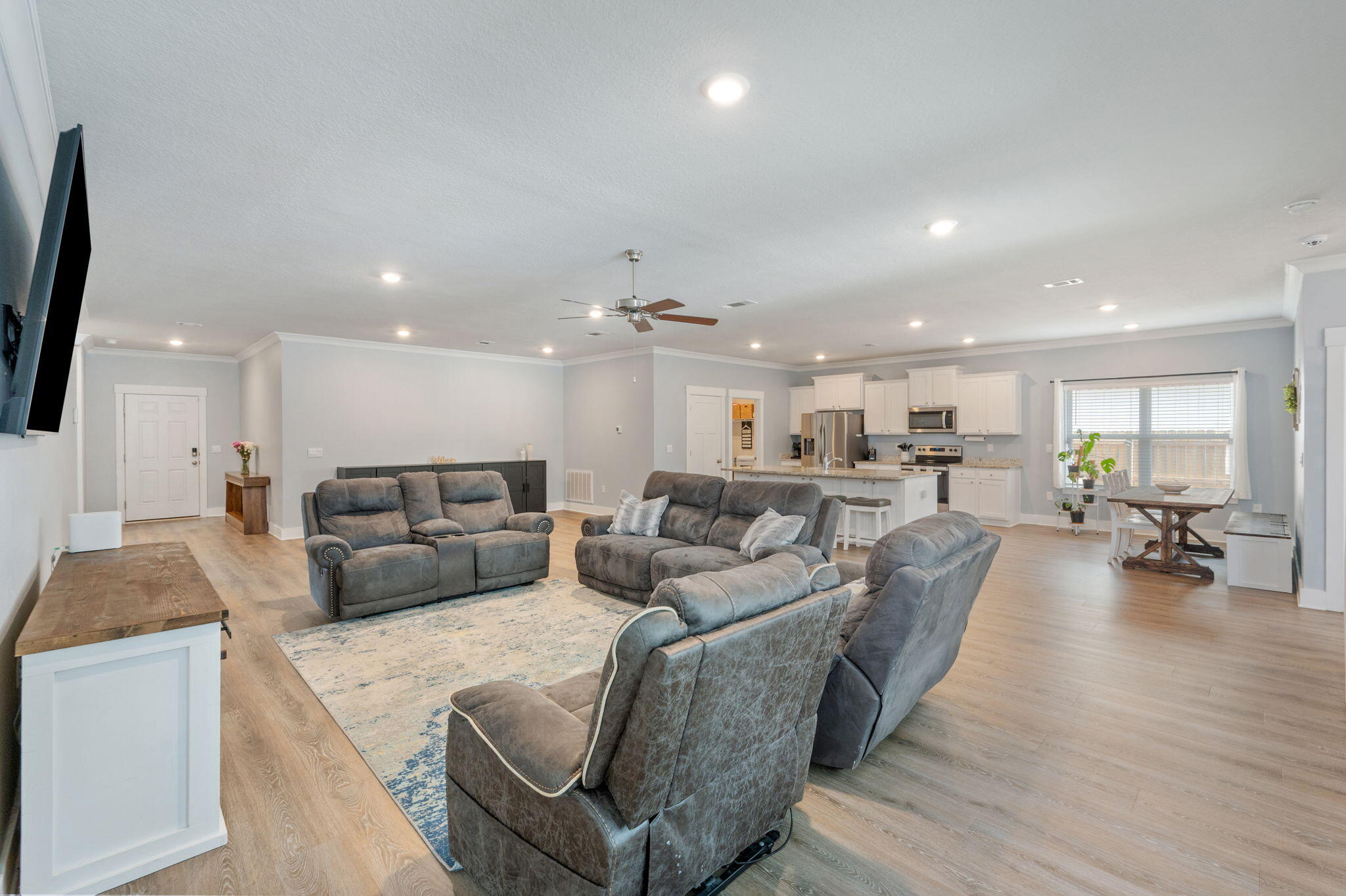 HILLWOOD ESTATES - Residential