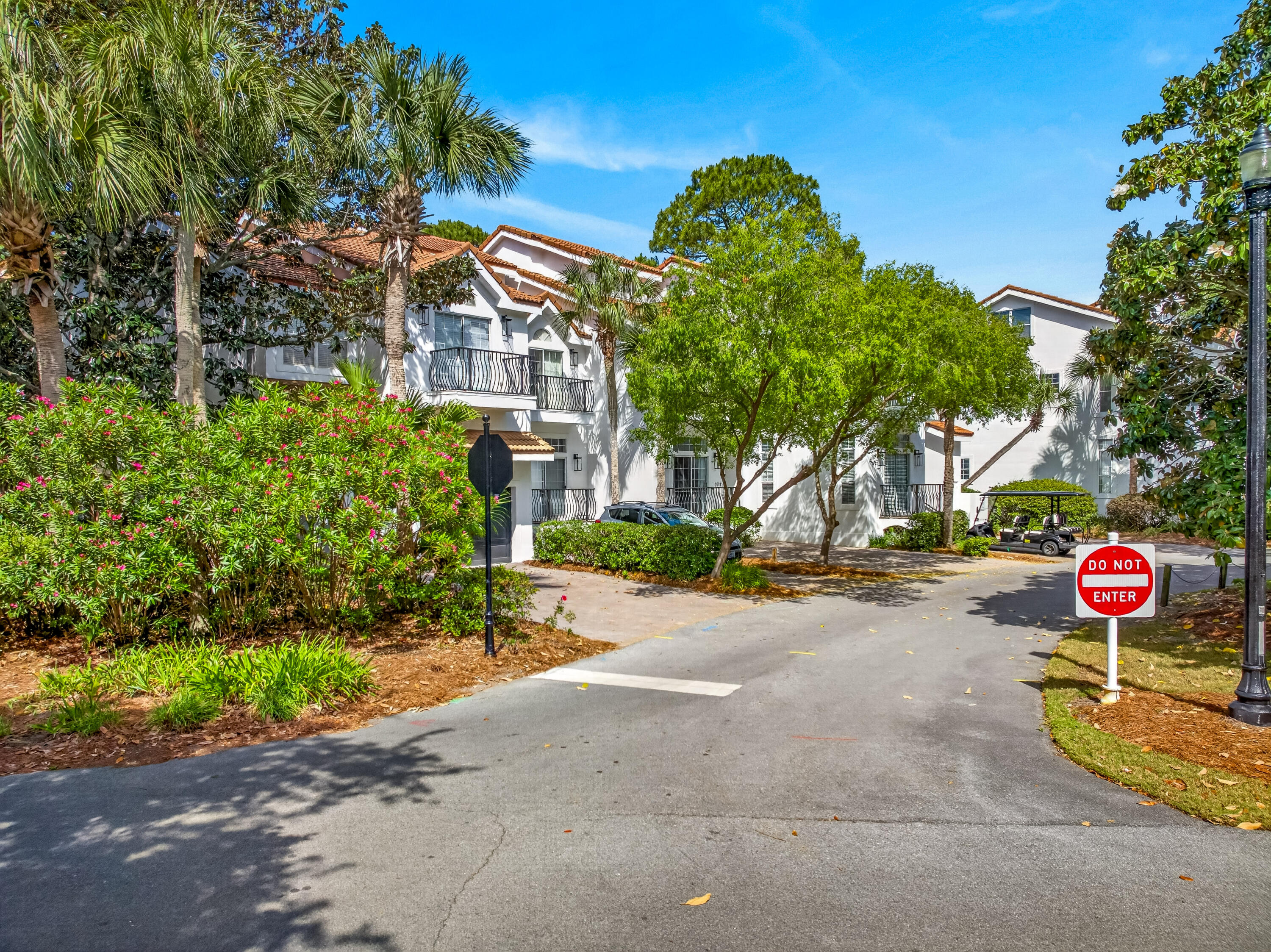 VANTAGE POINTE - Residential