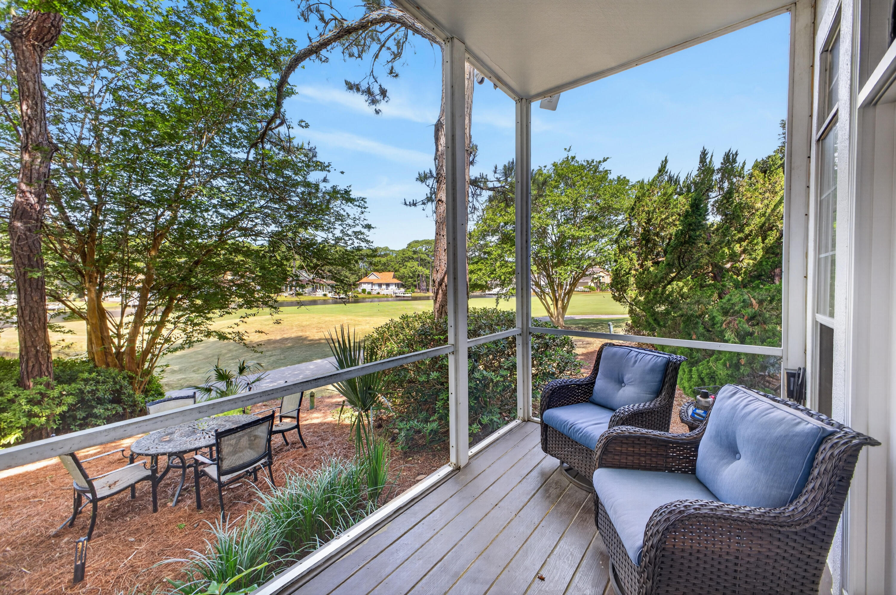 VANTAGE POINTE - Residential