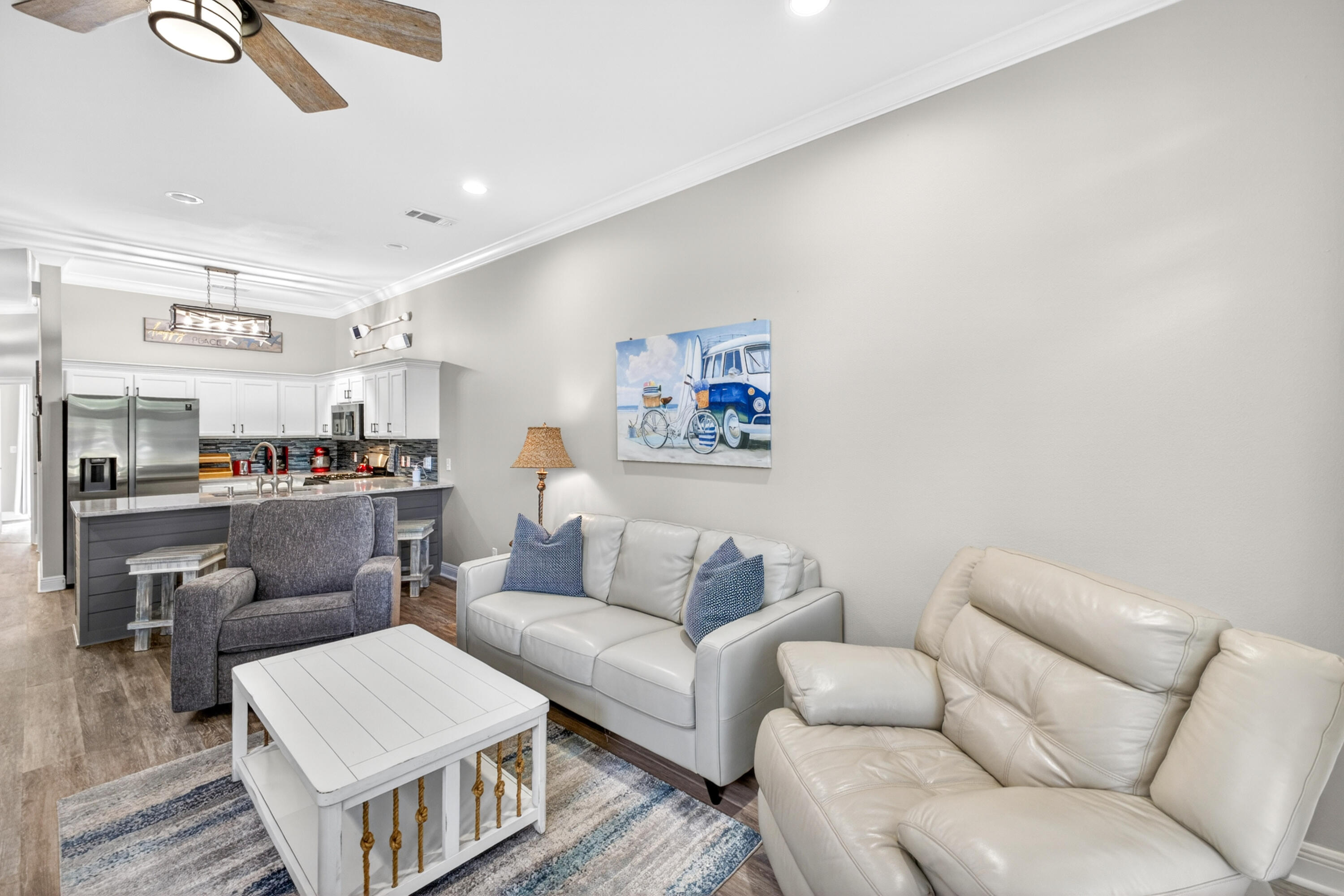 VANTAGE POINTE - Residential