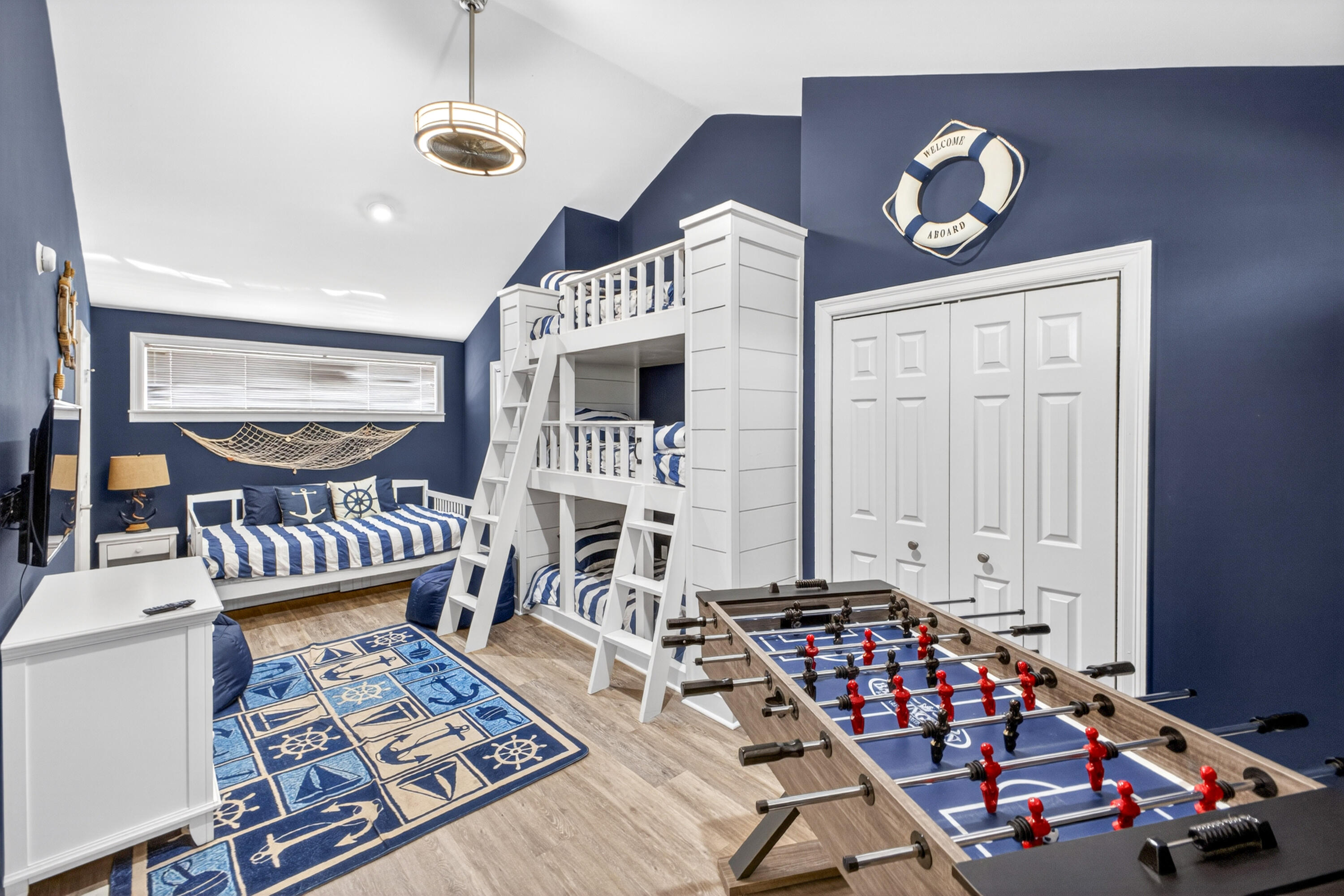 VANTAGE POINTE - Residential