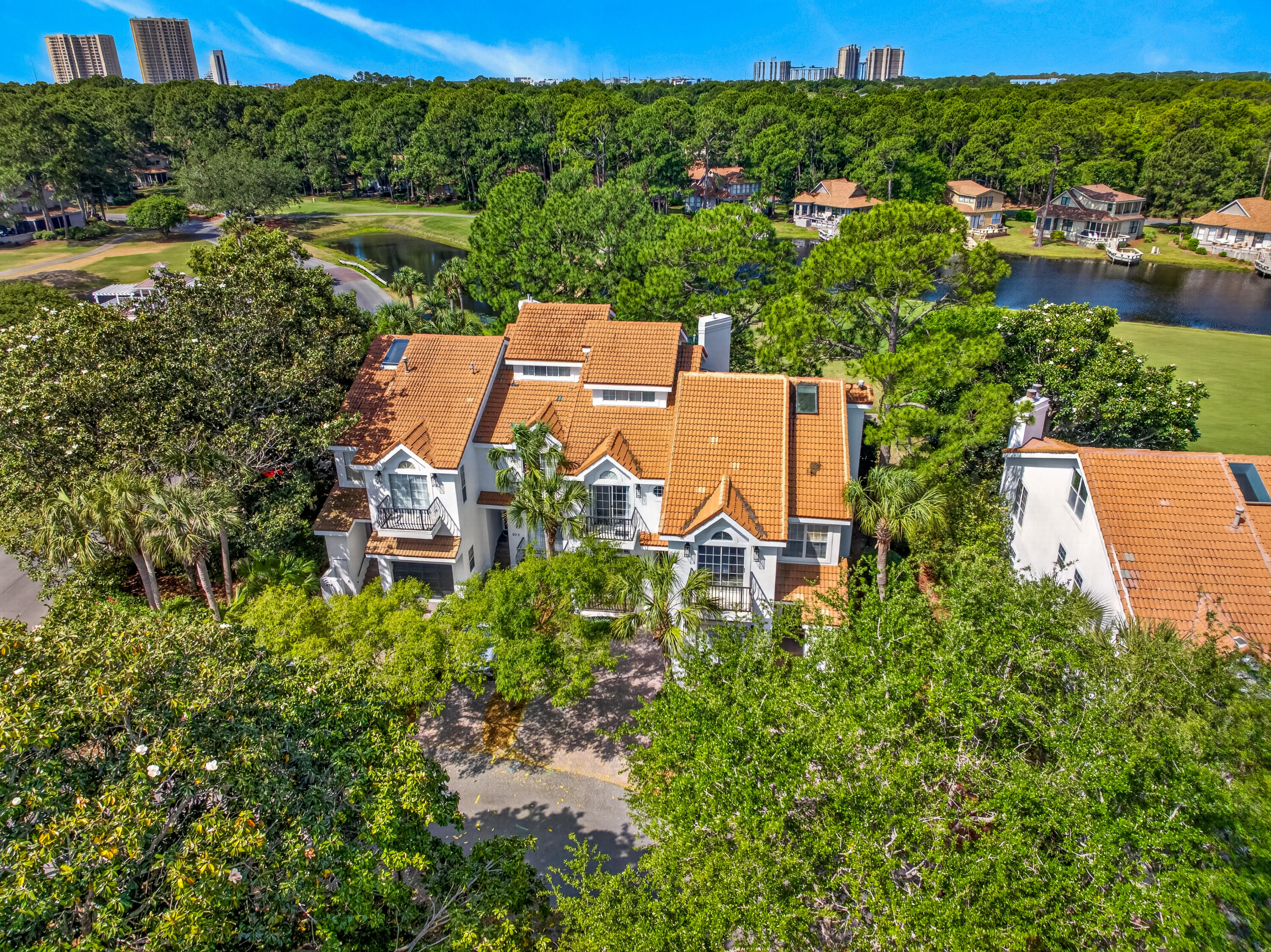 VANTAGE POINTE - Residential