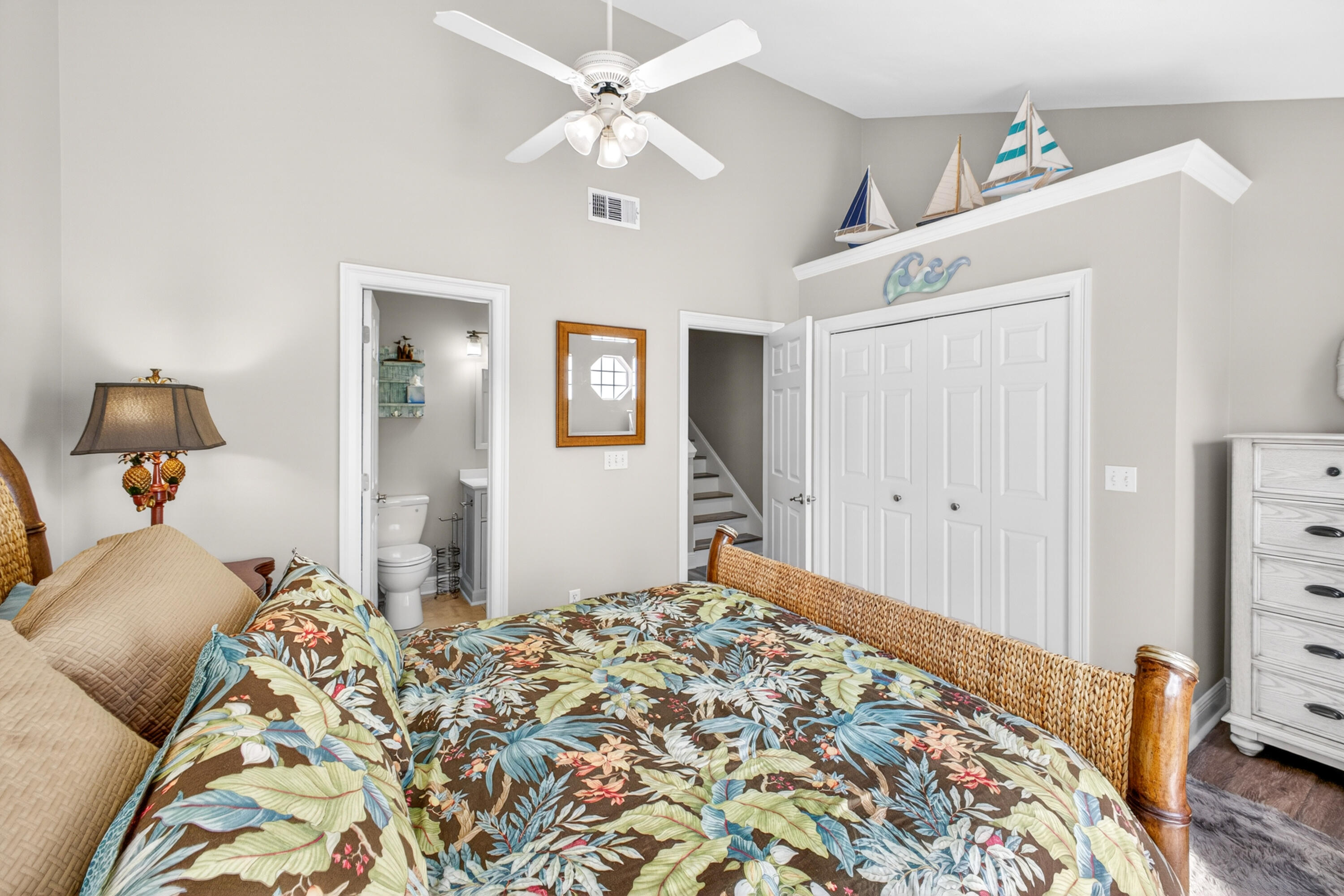 VANTAGE POINTE - Residential