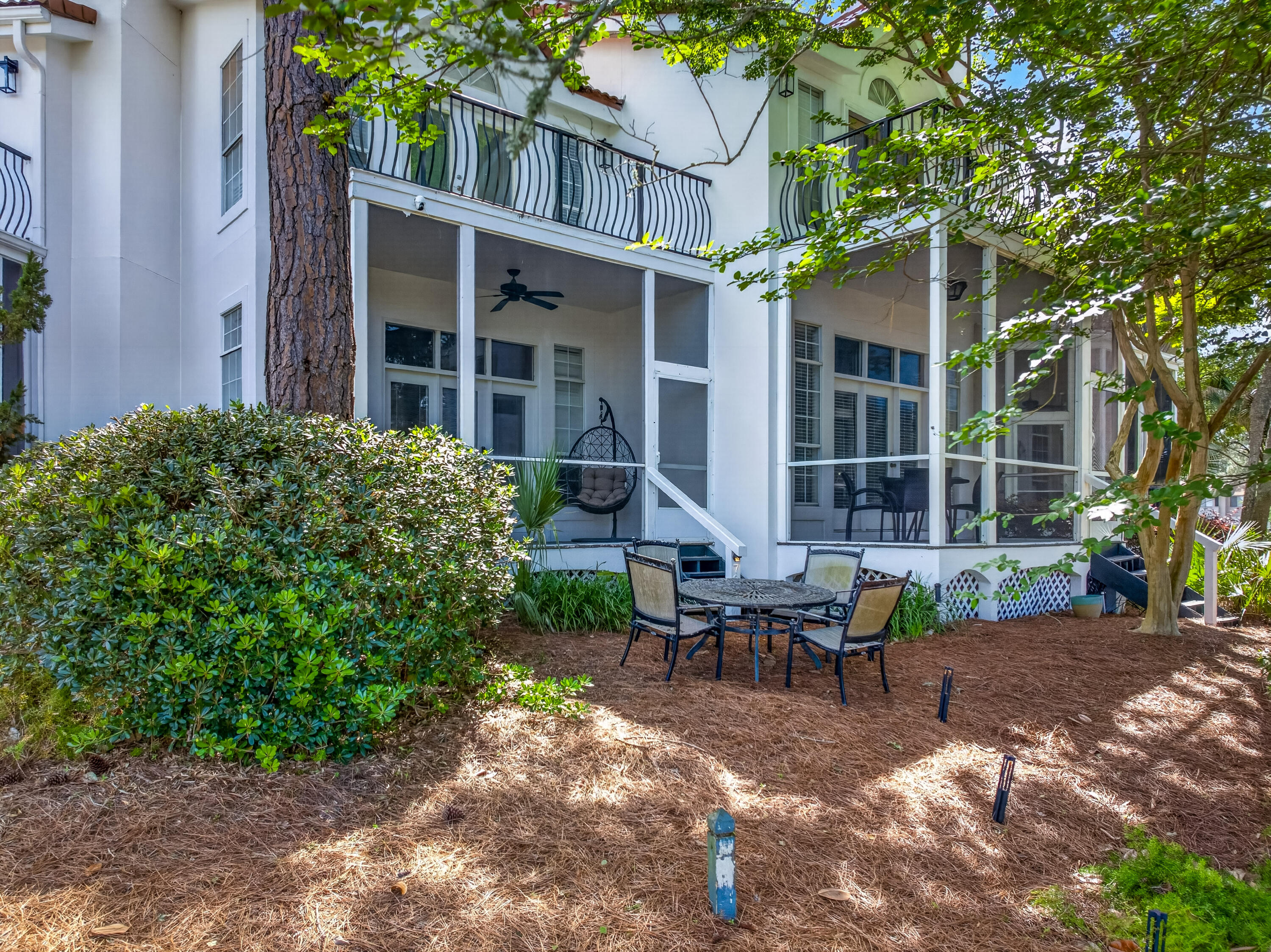 VANTAGE POINTE - Residential