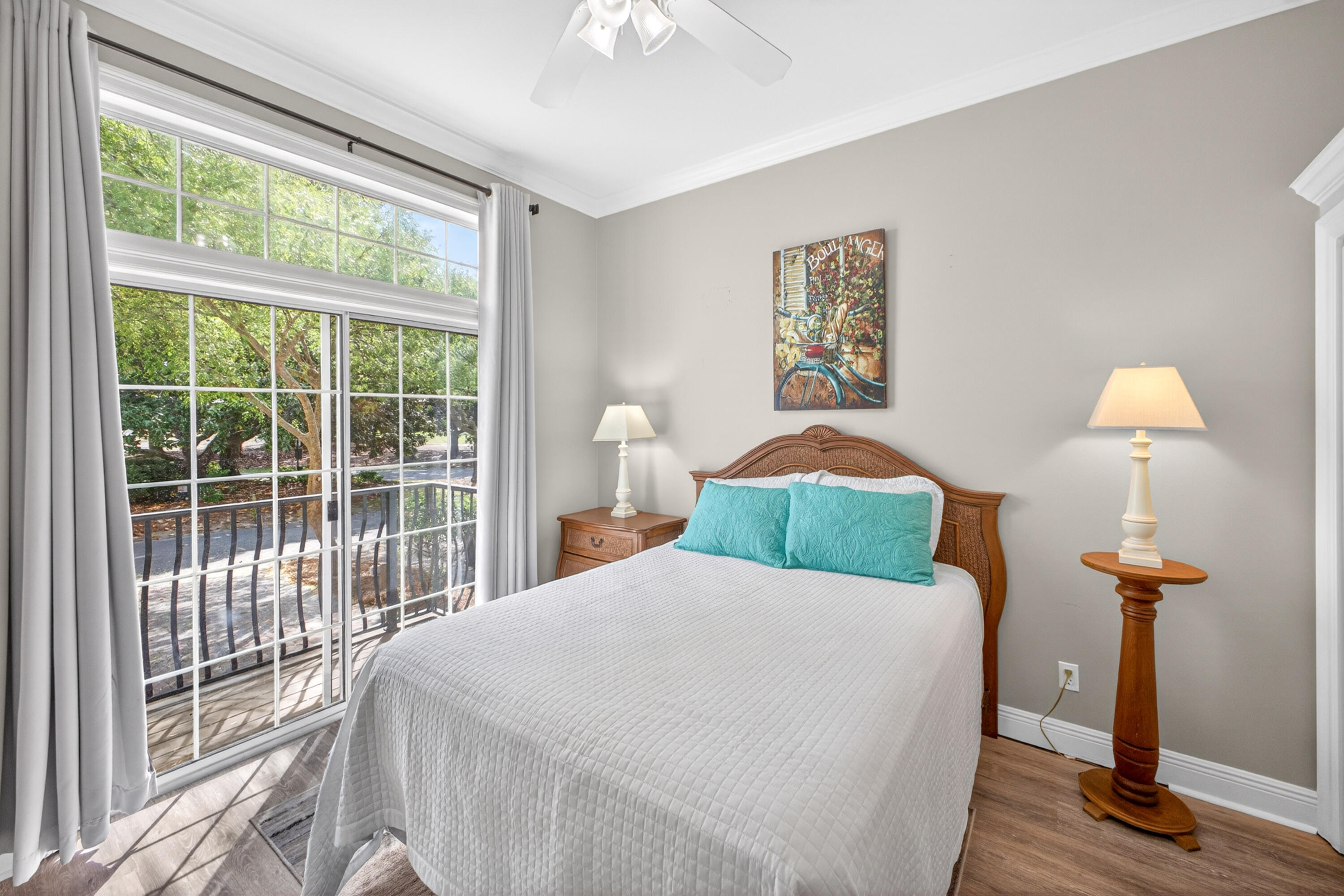 VANTAGE POINTE - Residential